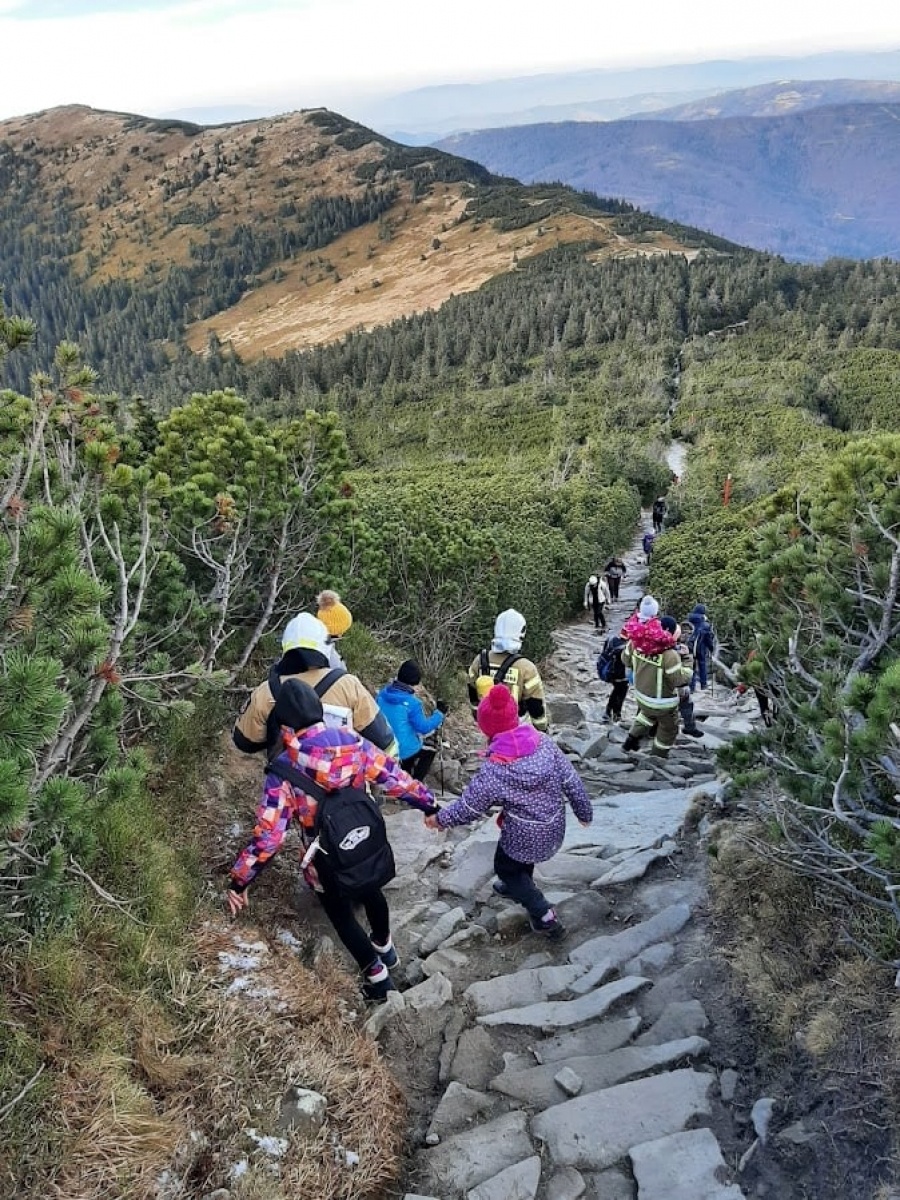 Zdjęcie w galerii na portalu naszraciborz.pl: Strażacy ochotnicy zdobyli Królową Beskidów [FOTO] wiadomości z regionu