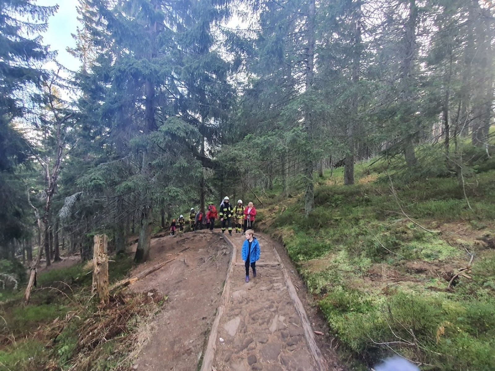 Zdjęcie w galerii na portalu naszraciborz.pl: Strażacy ochotnicy zdobyli Królową Beskidów [FOTO] wiadomości z regionu
