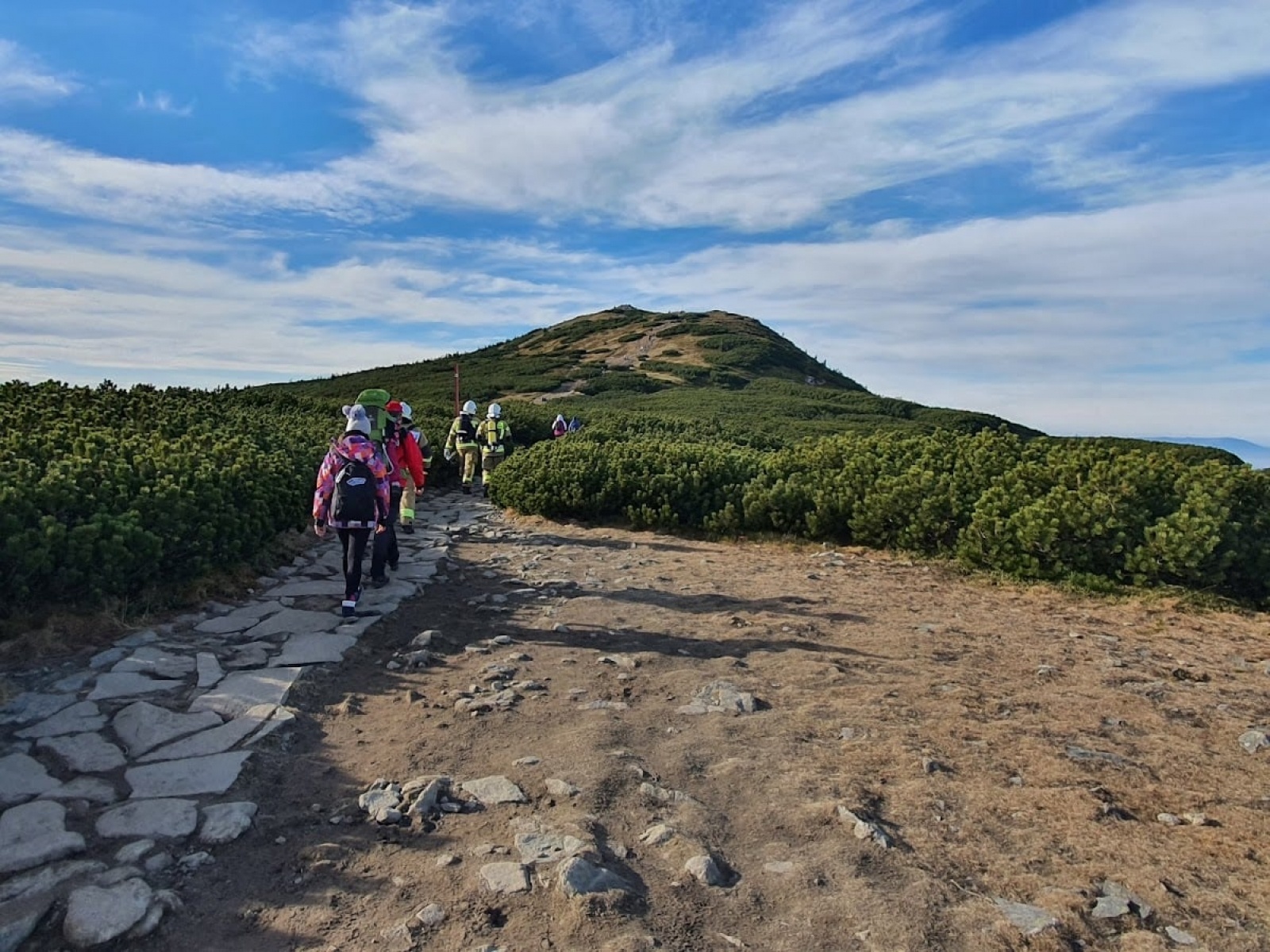 Zdjęcie w galerii na portalu naszraciborz.pl: Strażacy ochotnicy zdobyli Królową Beskidów [FOTO] wiadomości z regionu