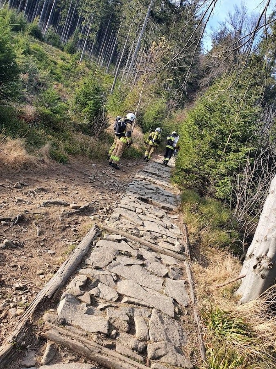 Zdjęcie w galerii na portalu naszraciborz.pl: Strażacy ochotnicy zdobyli Królową Beskidów [FOTO] wiadomości z regionu