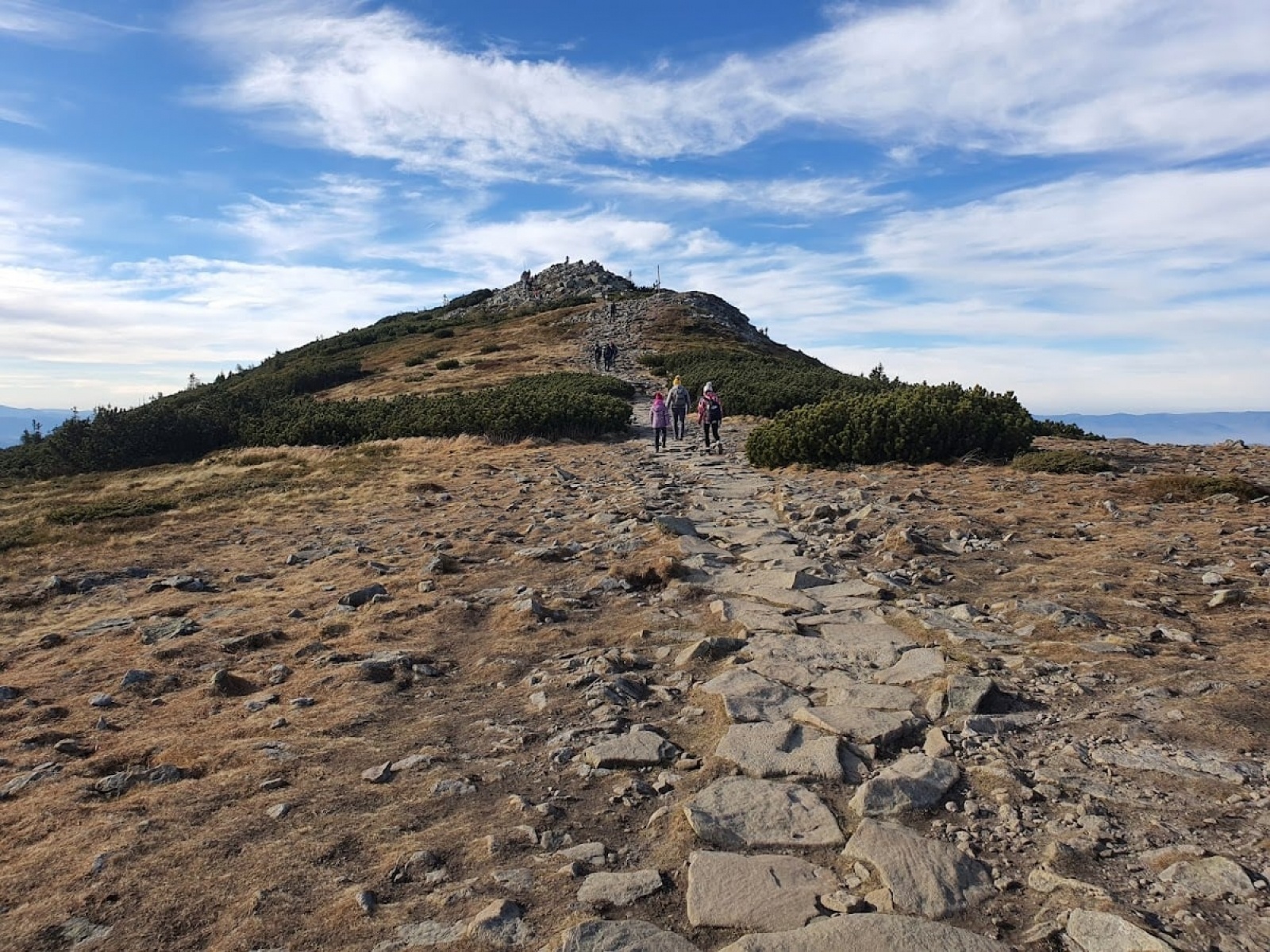 Zdjęcie w galerii na portalu naszraciborz.pl: Strażacy ochotnicy zdobyli Królową Beskidów [FOTO] wiadomości z regionu