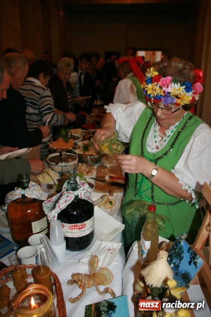 Zdjęcie w galerii na portalu naszraciborz.pl: Puchar dojechał już do Tworkowa wiadomości z regionu