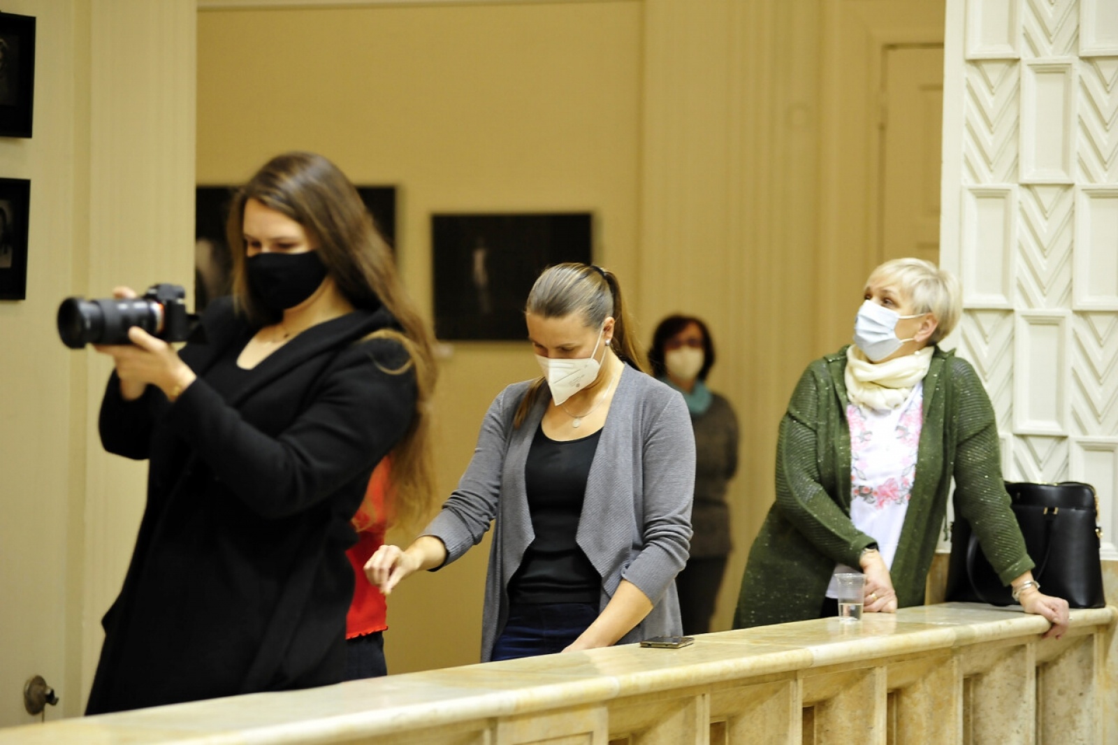 Zdjęcie w galerii na portalu naszraciborz.pl: Spojrzenia-Vzhled. Jubileuszowa wystawa FOTONu w Opawie wiadomości z regionu