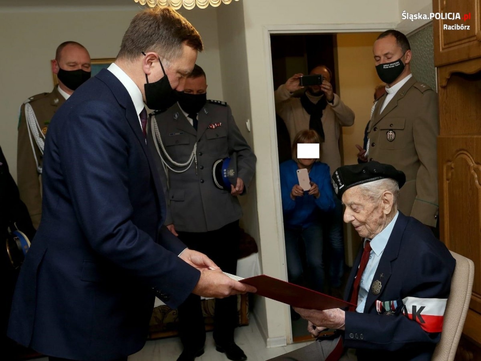 Zdjęcie w galerii na portalu naszraciborz.pl: Uroczystość nadania wyższego stopnia oficerskiego raciborskiemu weteranowi Armii Krajowej wiadomości z regionu