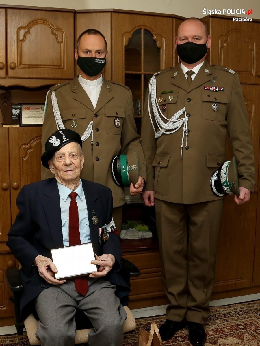 Zdjęcie w galerii na portalu naszraciborz.pl: Uroczystość nadania wyższego stopnia oficerskiego raciborskiemu weteranowi Armii Krajowej wiadomości z regionu