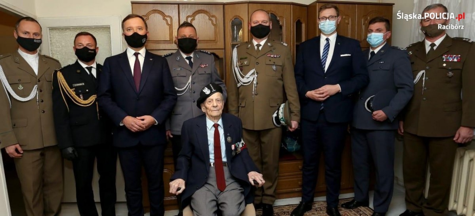 Zdjęcie w galerii na portalu naszraciborz.pl: Uroczystość nadania wyższego stopnia oficerskiego raciborskiemu weteranowi Armii Krajowej wiadomości z regionu