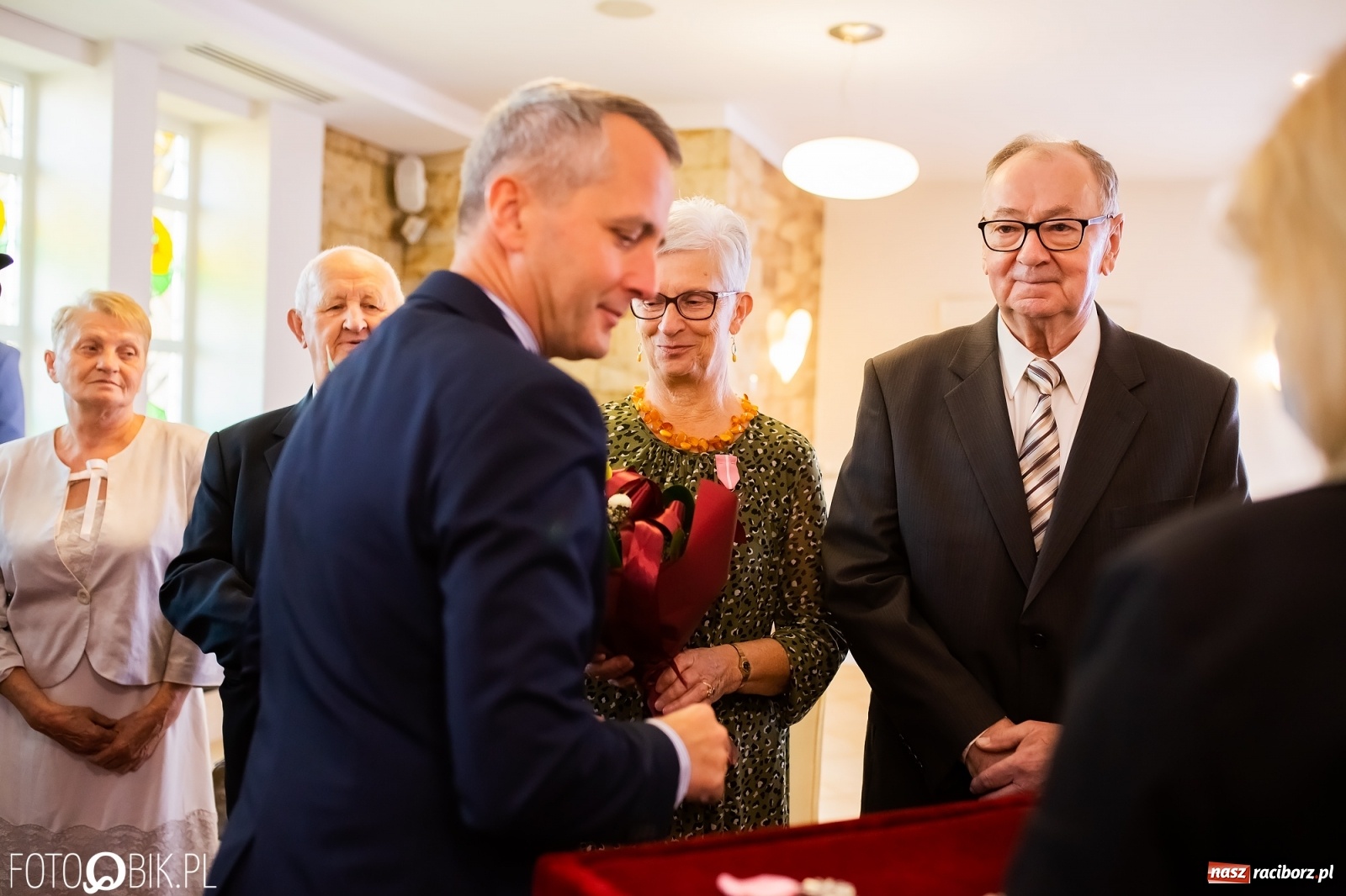 Zdjęcie w galerii na portalu naszraciborz.pl: Zgoda i ustępliwość receptą na długie małżeństwo. Złote gody w raciborskim USC [FOTO i WIDEO] wiadomości z regionu