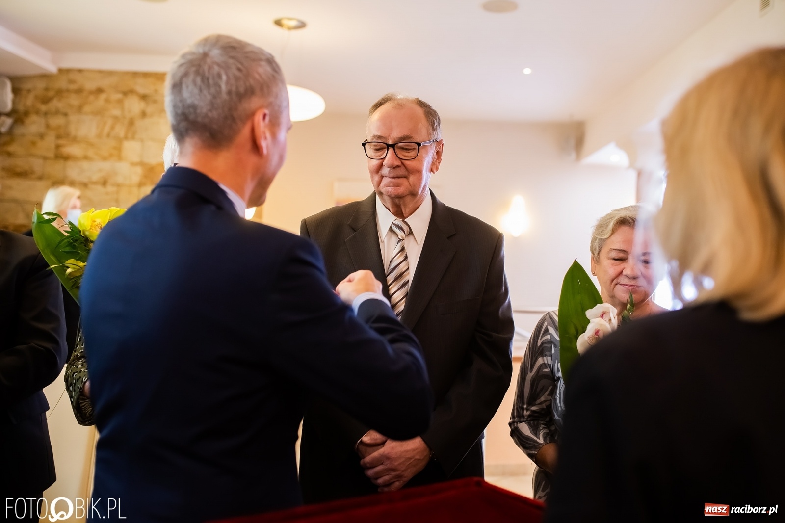 Zdjęcie w galerii na portalu naszraciborz.pl: Zgoda i ustępliwość receptą na długie małżeństwo. Złote gody w raciborskim USC [FOTO i WIDEO] wiadomości z regionu