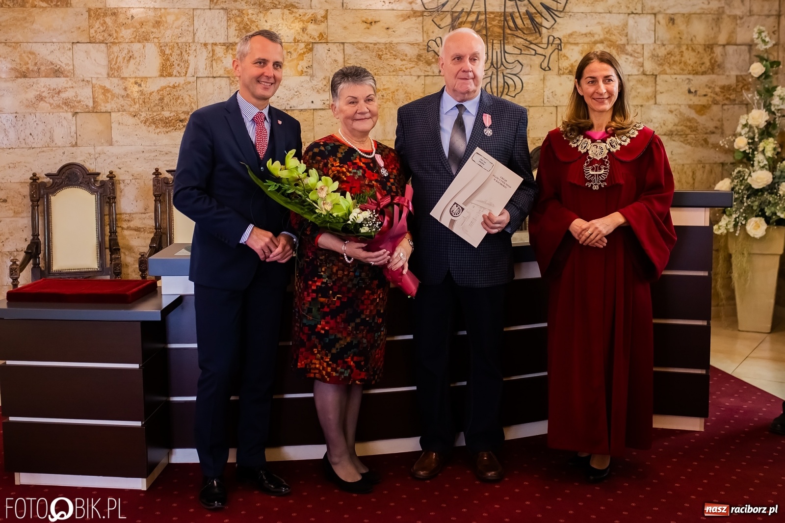 Zdjęcie w galerii na portalu naszraciborz.pl: Zgoda i ustępliwość receptą na długie małżeństwo. Złote gody w raciborskim USC [FOTO i WIDEO] wiadomości z regionu