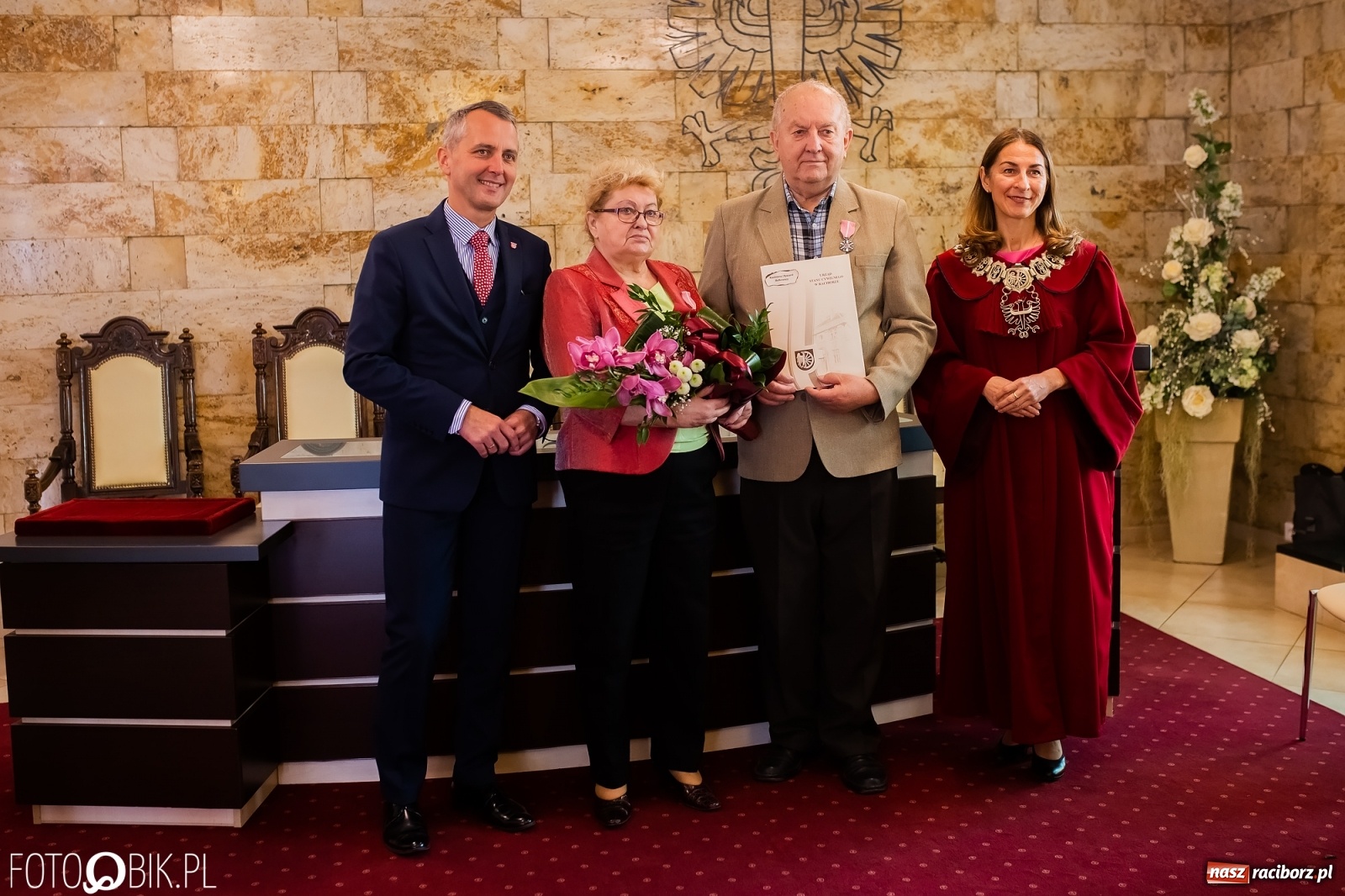 Zdjęcie w galerii na portalu naszraciborz.pl: Zgoda i ustępliwość receptą na długie małżeństwo. Złote gody w raciborskim USC [FOTO i WIDEO] wiadomości z regionu