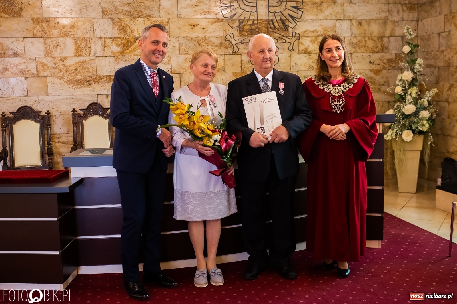 Zdjęcie w galerii na portalu naszraciborz.pl: Zgoda i ustępliwość receptą na długie małżeństwo. Złote gody w raciborskim USC [FOTO i WIDEO] wiadomości z regionu