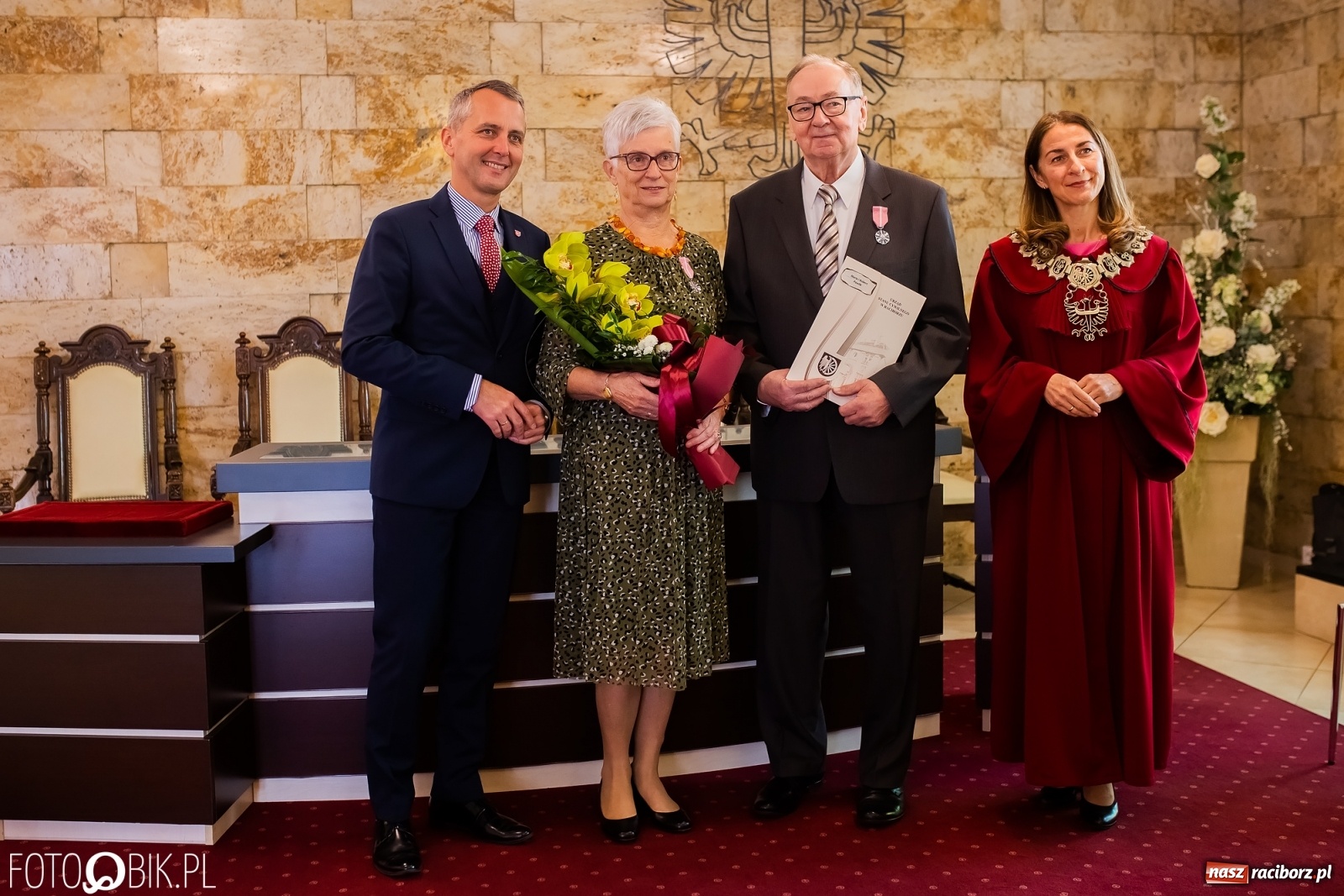 Zdjęcie w galerii na portalu naszraciborz.pl: Zgoda i ustępliwość receptą na długie małżeństwo. Złote gody w raciborskim USC [FOTO i WIDEO] wiadomości z regionu