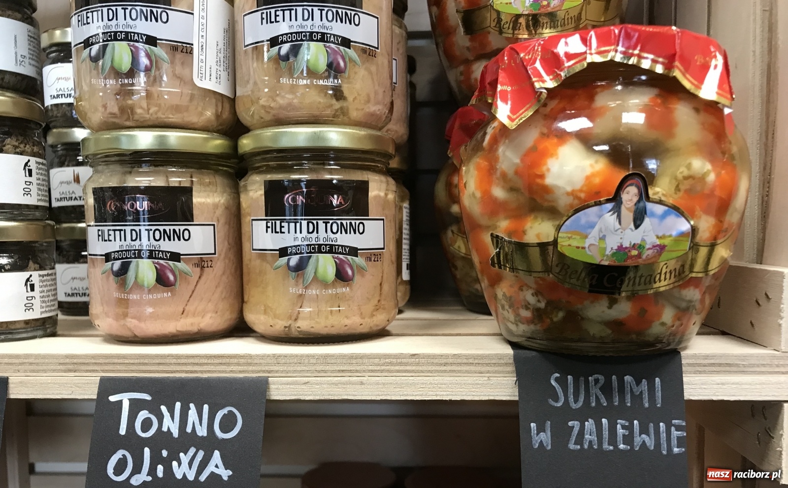 Zdjęcie w galerii na portalu naszraciborz.pl: Kolejne nowości z Italii na półkach raciborskiego sklepu Oliwa i Wino Gelatopiu wiadomości z regionu