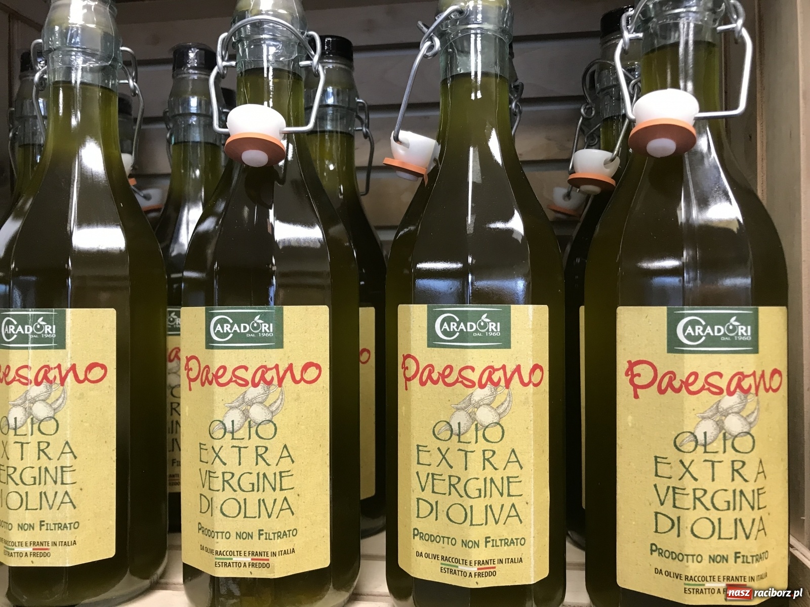 Zdjęcie w galerii na portalu naszraciborz.pl: Kolejne nowości z Italii na półkach raciborskiego sklepu Oliwa i Wino Gelatopiu wiadomości z regionu