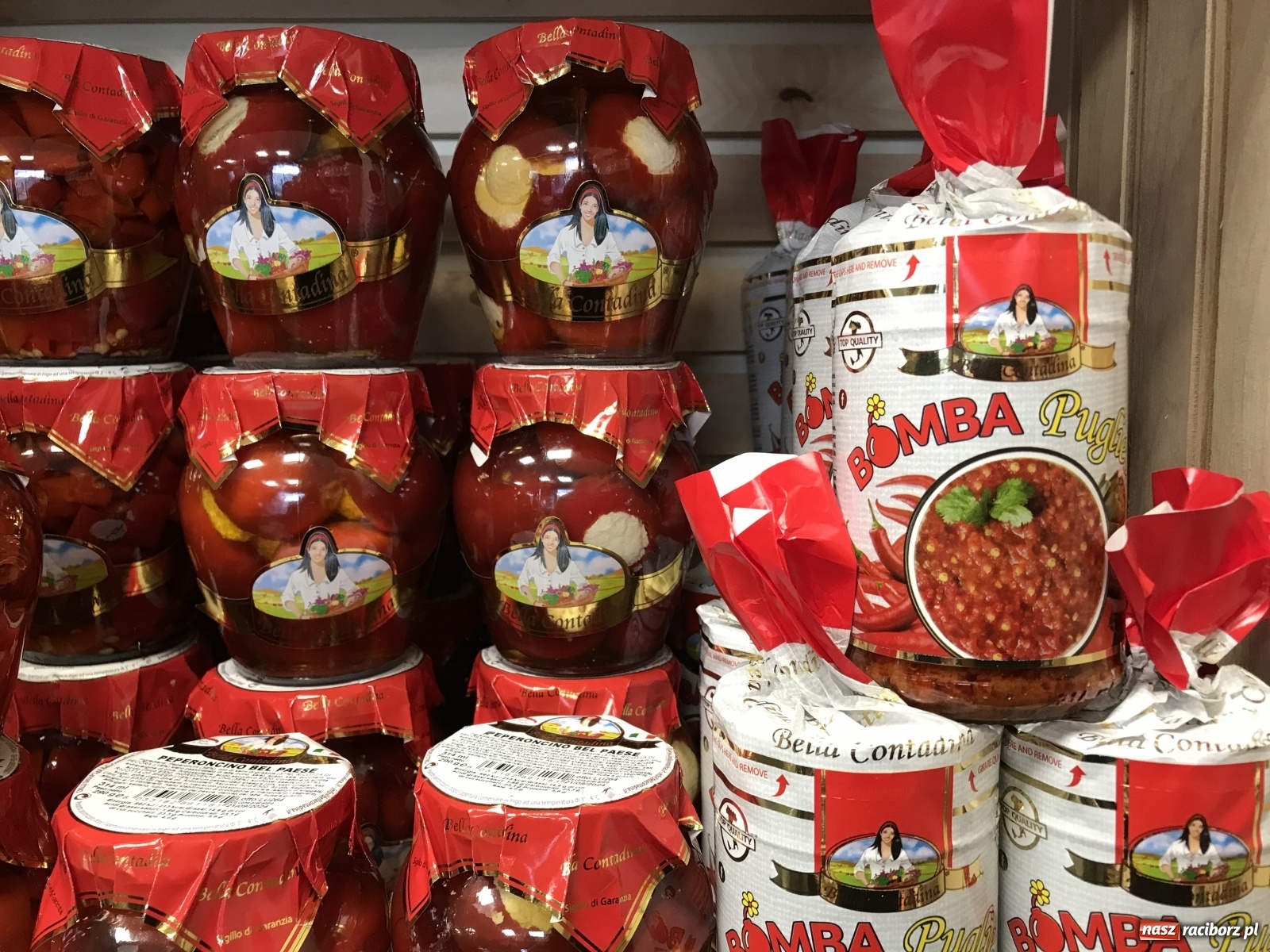 Zdjęcie w galerii na portalu naszraciborz.pl: Kolejne nowości z Italii na półkach raciborskiego sklepu Oliwa i Wino Gelatopiu wiadomości z regionu