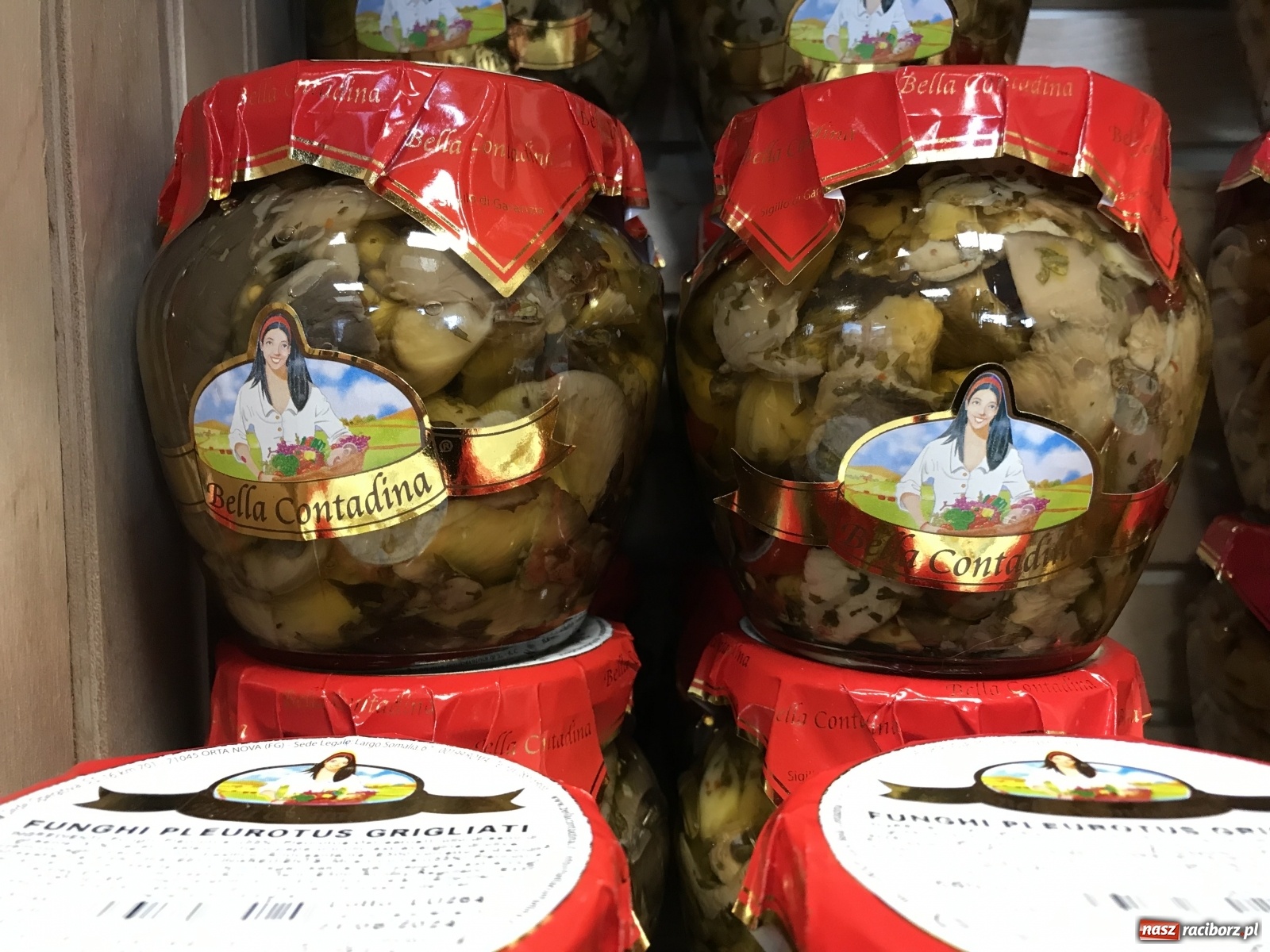 Zdjęcie w galerii na portalu naszraciborz.pl: Kolejne nowości z Italii na półkach raciborskiego sklepu Oliwa i Wino Gelatopiu wiadomości z regionu