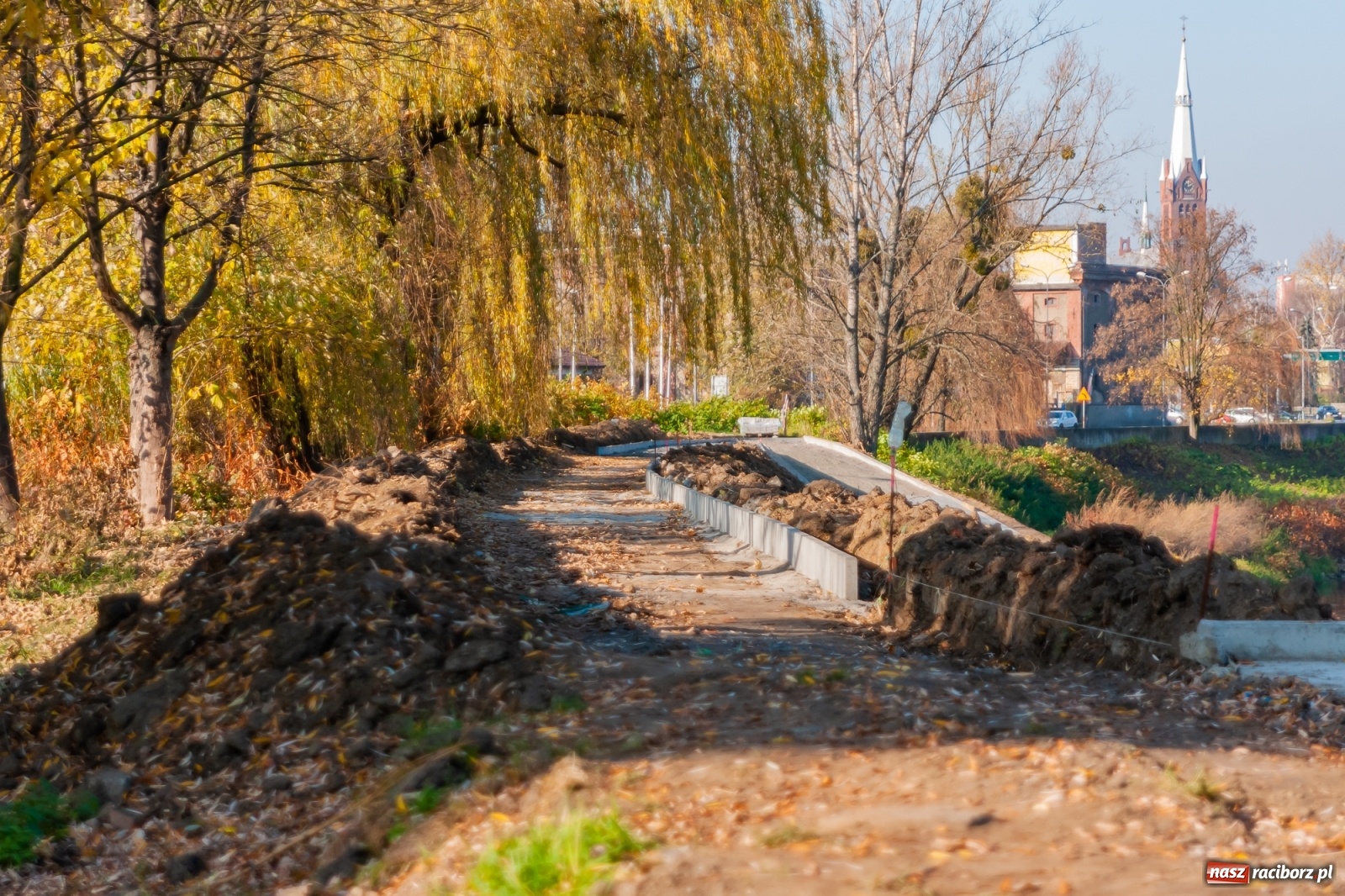 Zdjęcie w galerii na portalu naszraciborz.pl: Bulwary będą gotowe w grudniu. Tak dziś wygląda zaawansowanie prac wiadomości z regionu