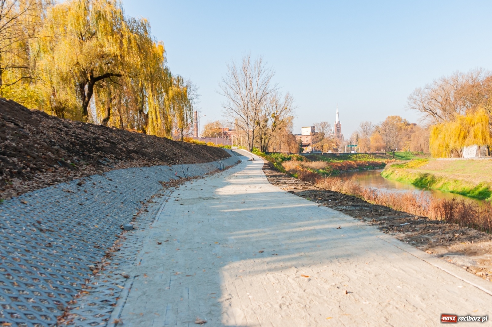 Zdjęcie w galerii na portalu naszraciborz.pl: Bulwary będą gotowe w grudniu. Tak dziś wygląda zaawansowanie prac wiadomości z regionu