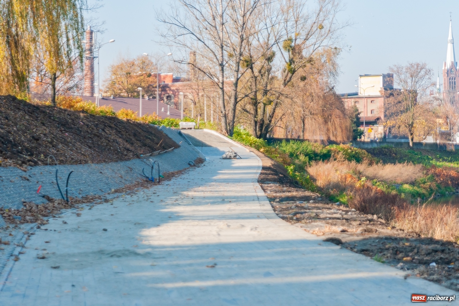 Zdjęcie w galerii na portalu naszraciborz.pl: Bulwary będą gotowe w grudniu. Tak dziś wygląda zaawansowanie prac wiadomości z regionu