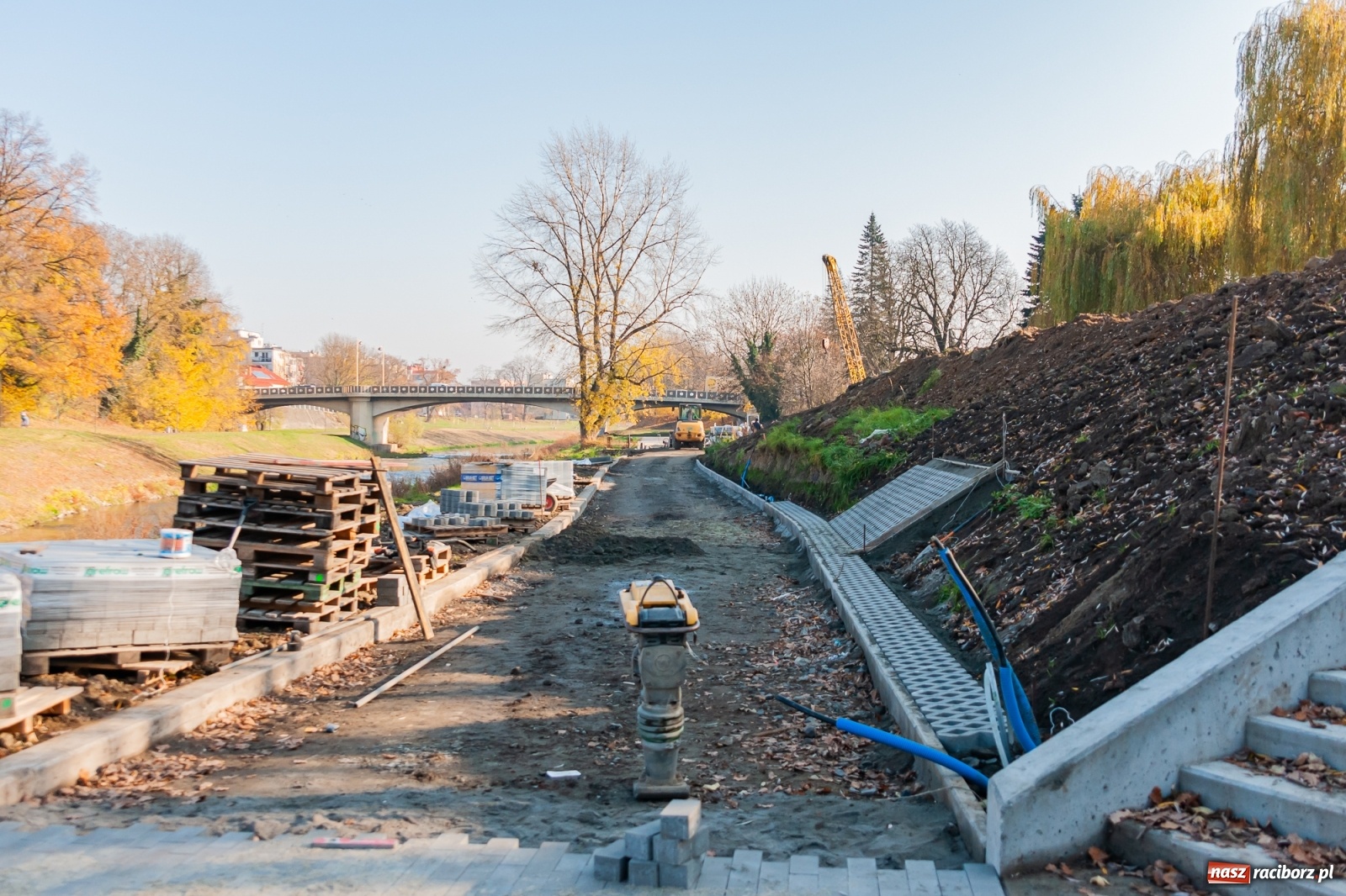 Zdjęcie w galerii na portalu naszraciborz.pl: Bulwary będą gotowe w grudniu. Tak dziś wygląda zaawansowanie prac wiadomości z regionu