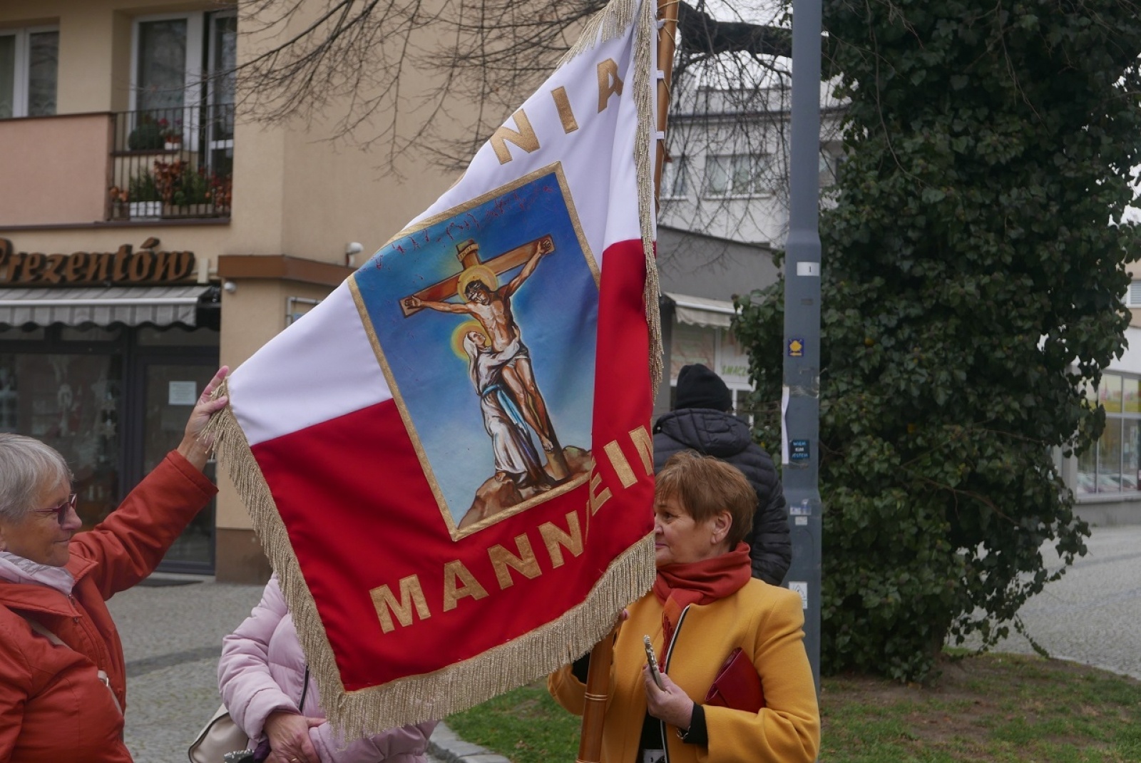 Zdjęcie w galerii na portalu naszraciborz.pl: Medale arcybiskupa Józefa Gawliny wiadomości z regionu