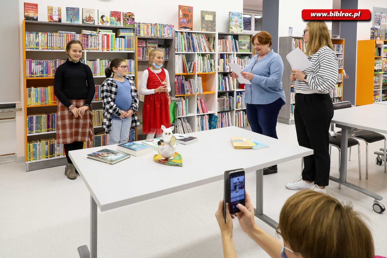 Zdjęcie w galerii na portalu naszraciborz.pl: W raciborskiej bibliotece odbył się konkurs wiedzy o Muminkach wiadomości z regionu