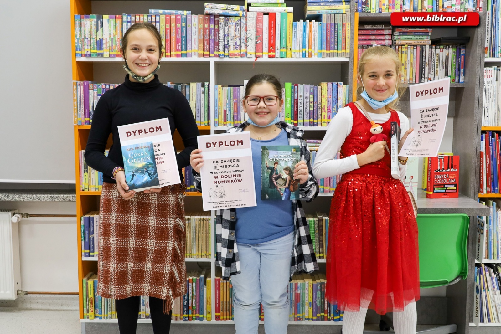 Zdjęcie w galerii na portalu naszraciborz.pl: W raciborskiej bibliotece odbył się konkurs wiedzy o Muminkach wiadomości z regionu