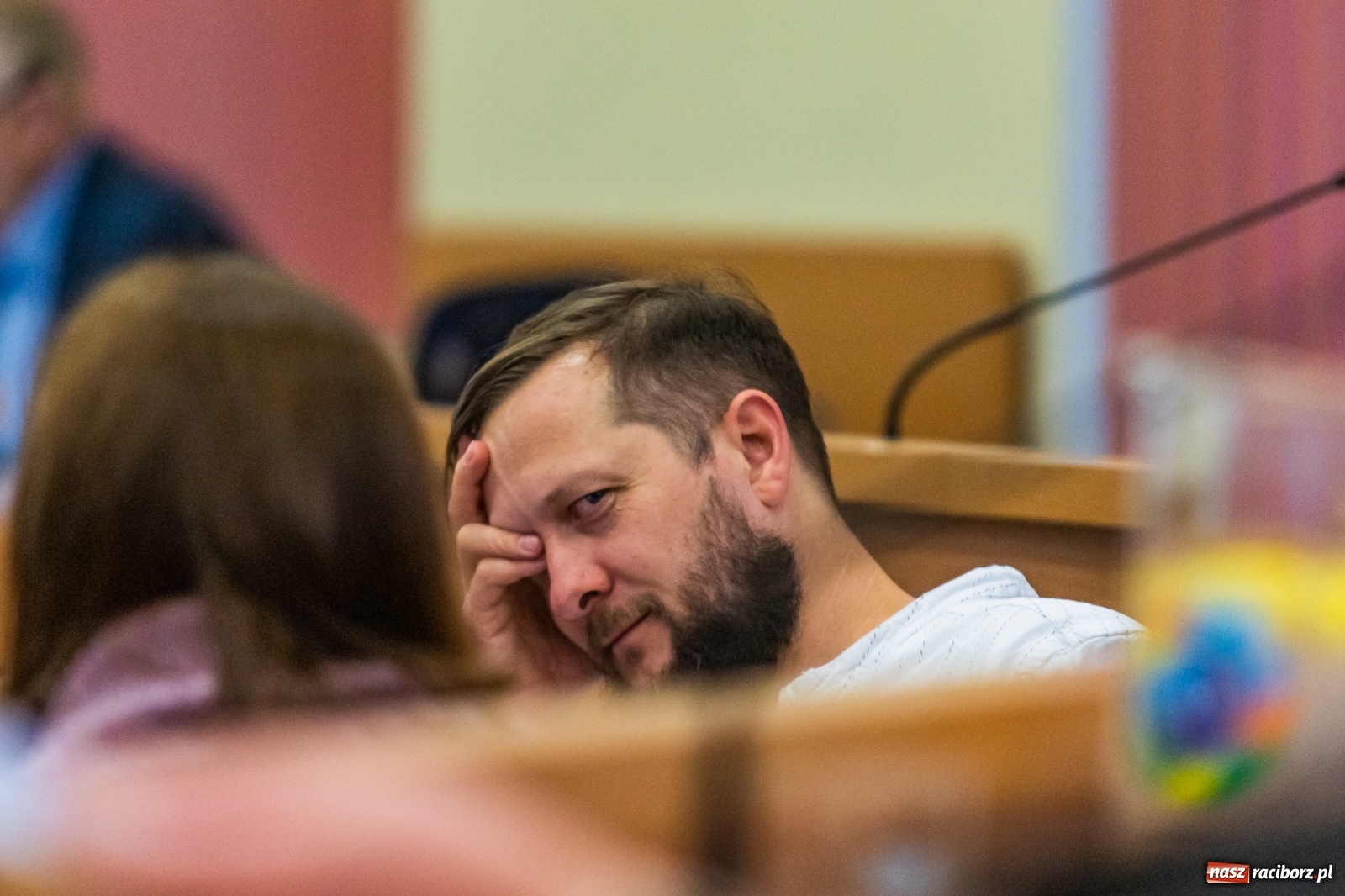 Zdjęcie w galerii na portalu naszraciborz.pl: Żarty, wzburzenie, ignorancja i kolana. Pyskówka na komisji Rady Miasta wiadomości z regionu