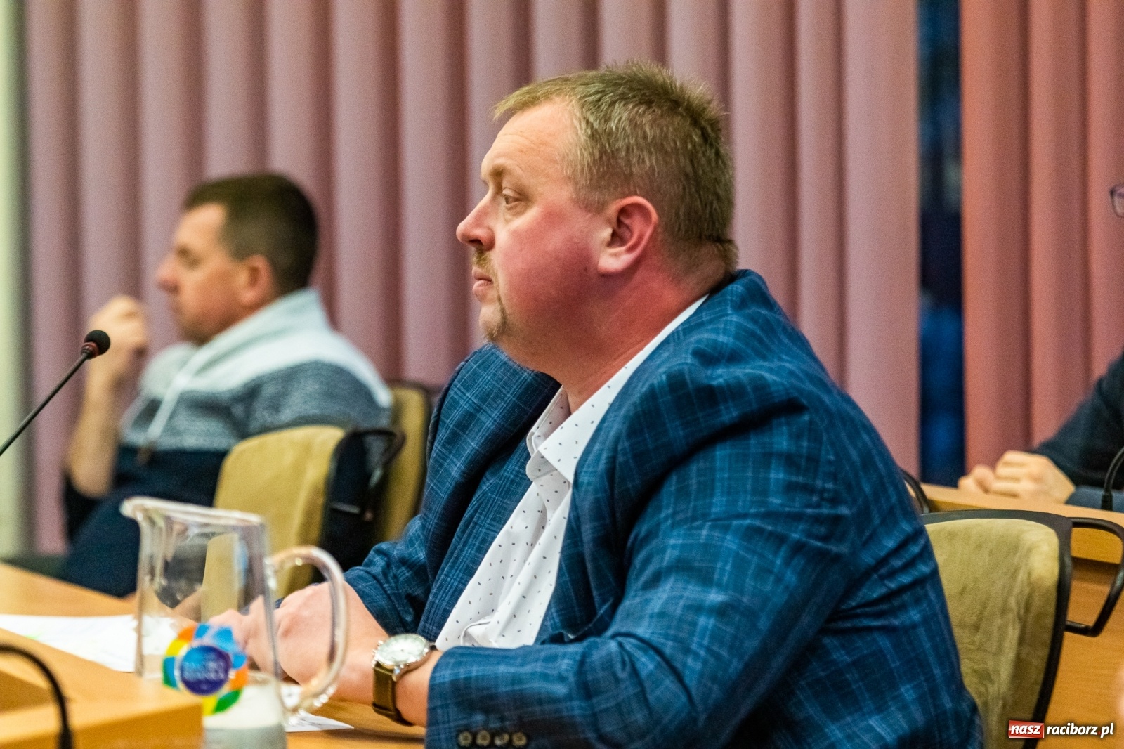 Zdjęcie w galerii na portalu naszraciborz.pl: Żarty, wzburzenie, ignorancja i kolana. Pyskówka na komisji Rady Miasta wiadomości z regionu