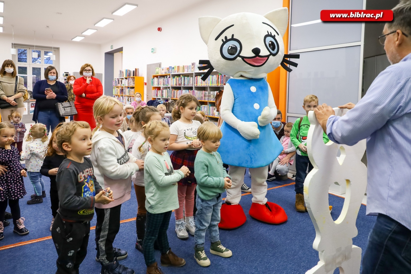 Zdjęcie w galerii na portalu naszraciborz.pl: Kicia Kocia zachwyciła najmłodszych wiadomości z regionu