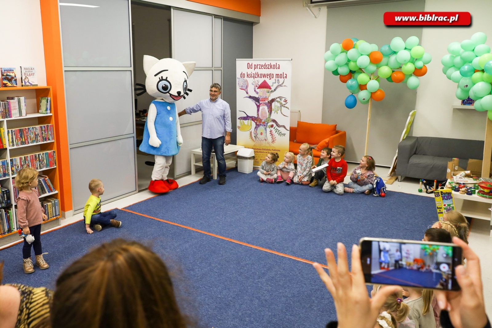 Zdjęcie w galerii na portalu naszraciborz.pl: Kicia Kocia zachwyciła najmłodszych wiadomości z regionu