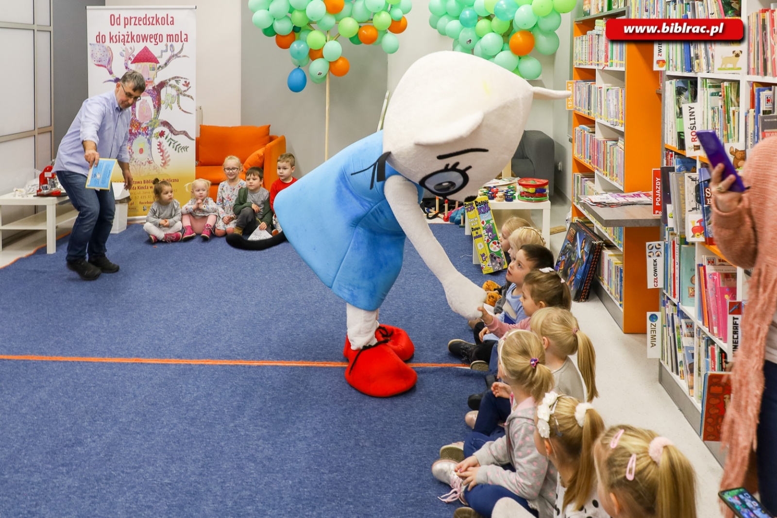 Zdjęcie w galerii na portalu naszraciborz.pl: Kicia Kocia zachwyciła najmłodszych wiadomości z regionu