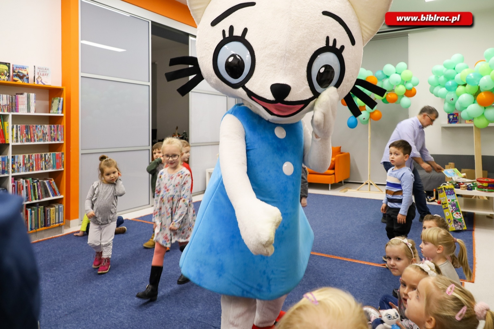 Zdjęcie w galerii na portalu naszraciborz.pl: Kicia Kocia zachwyciła najmłodszych wiadomości z regionu