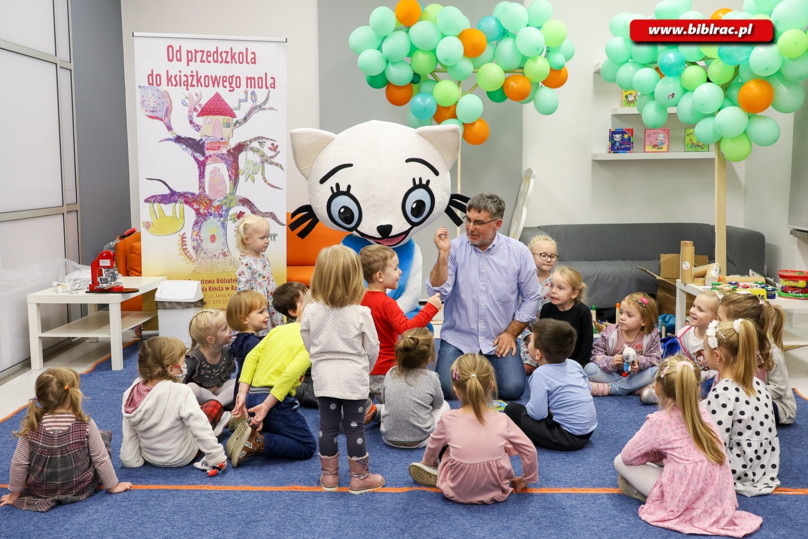 Zdjęcie w galerii na portalu naszraciborz.pl: Kicia Kocia zachwyciła najmłodszych wiadomości z regionu