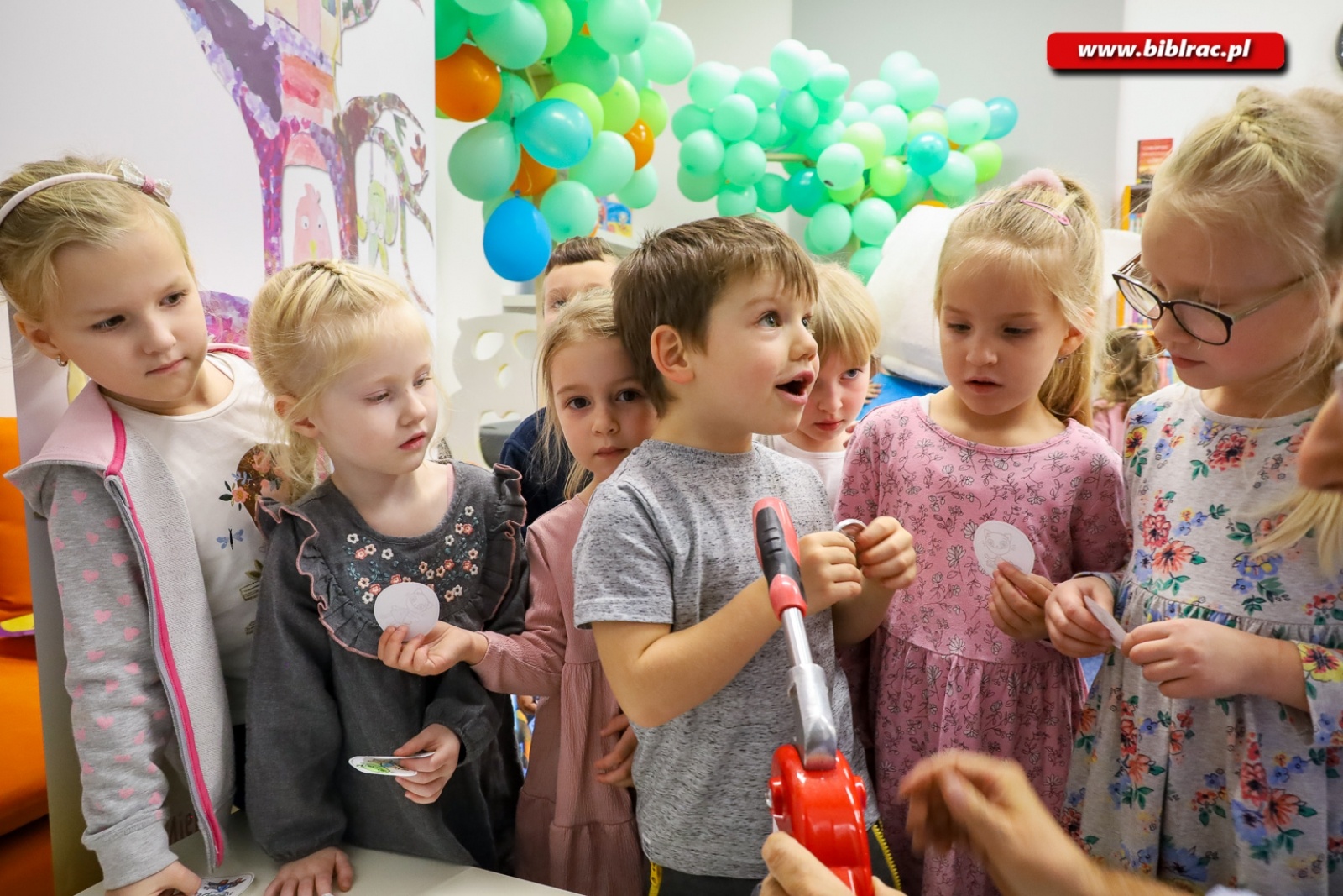 Zdjęcie w galerii na portalu naszraciborz.pl: Kicia Kocia zachwyciła najmłodszych wiadomości z regionu