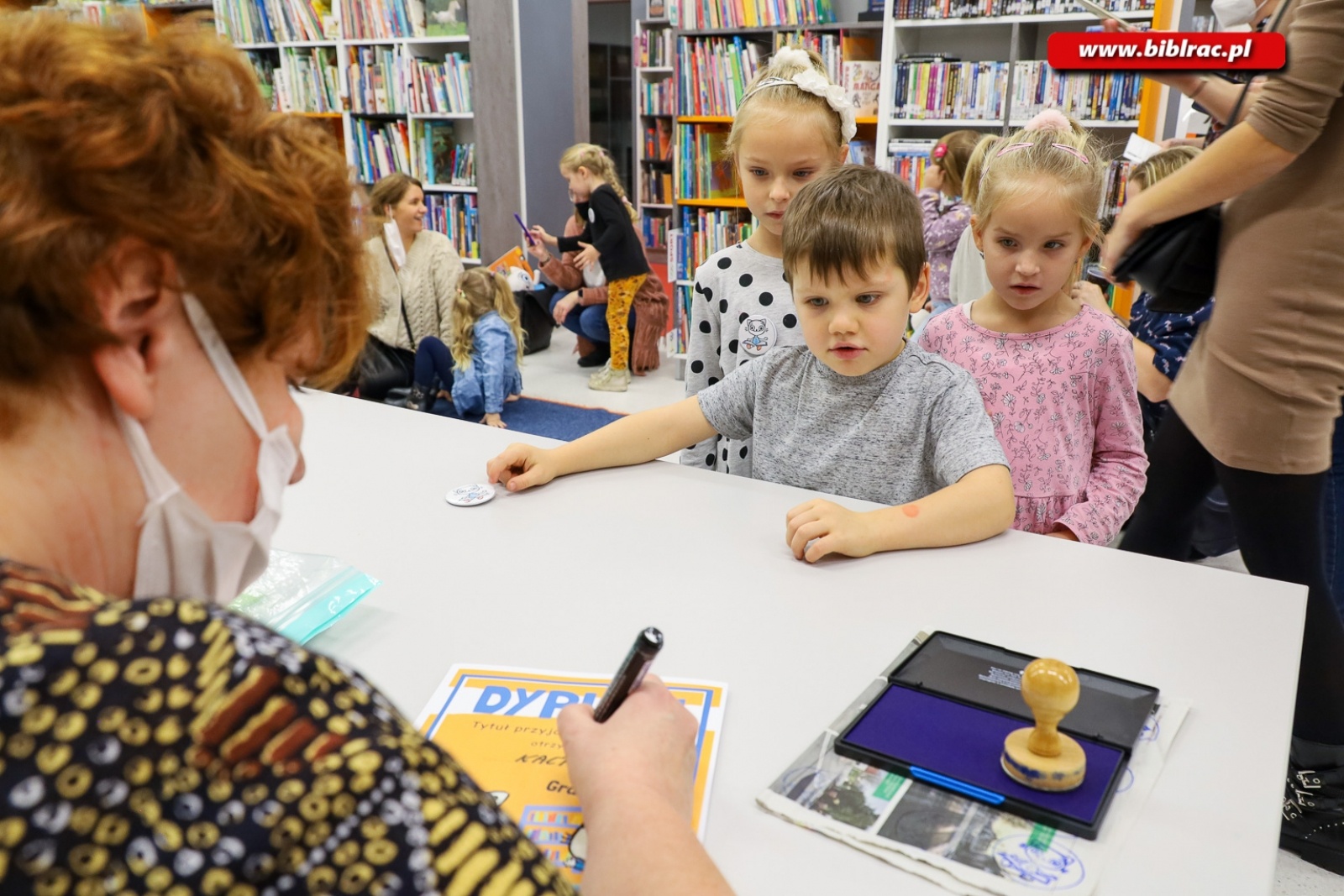 Zdjęcie w galerii na portalu naszraciborz.pl: Kicia Kocia zachwyciła najmłodszych wiadomości z regionu
