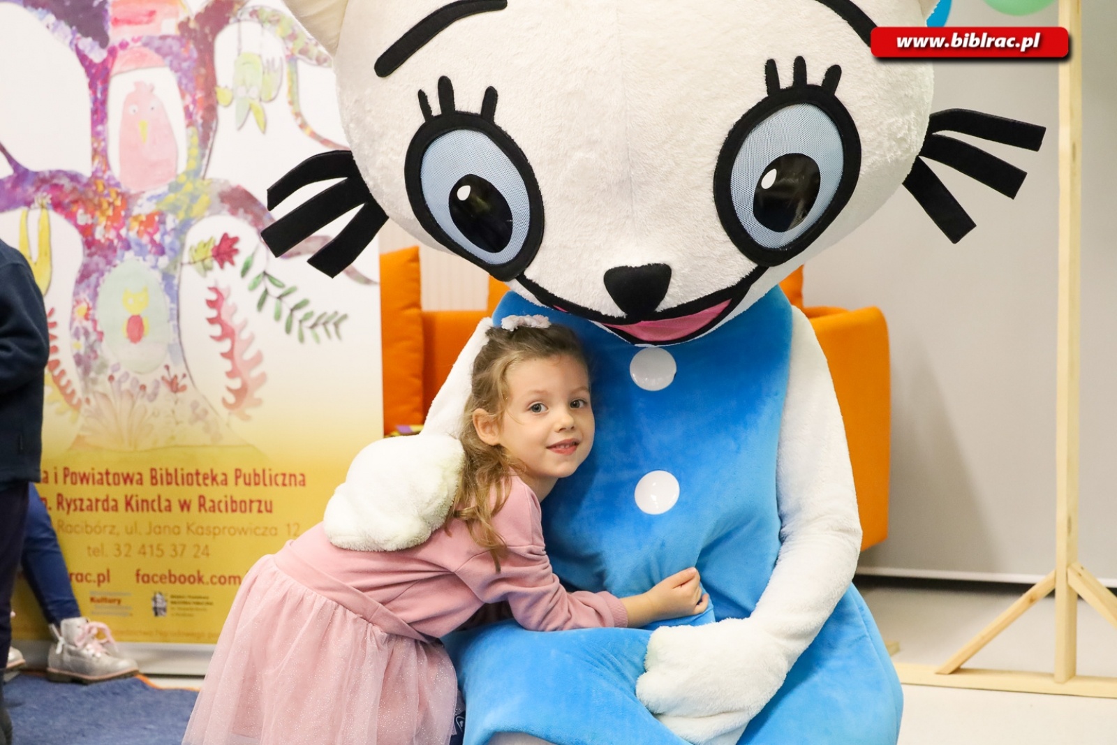 Zdjęcie w galerii na portalu naszraciborz.pl: Kicia Kocia zachwyciła najmłodszych wiadomości z regionu