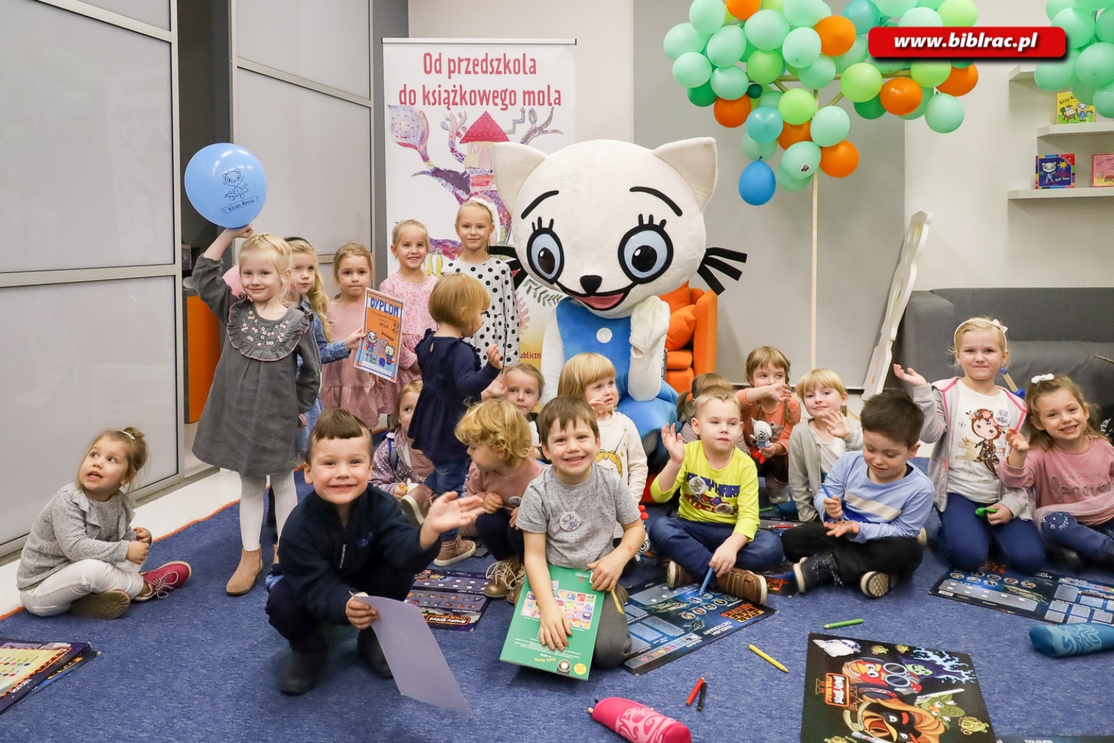 Zdjęcie w galerii na portalu naszraciborz.pl: Kicia Kocia zachwyciła najmłodszych wiadomości z regionu