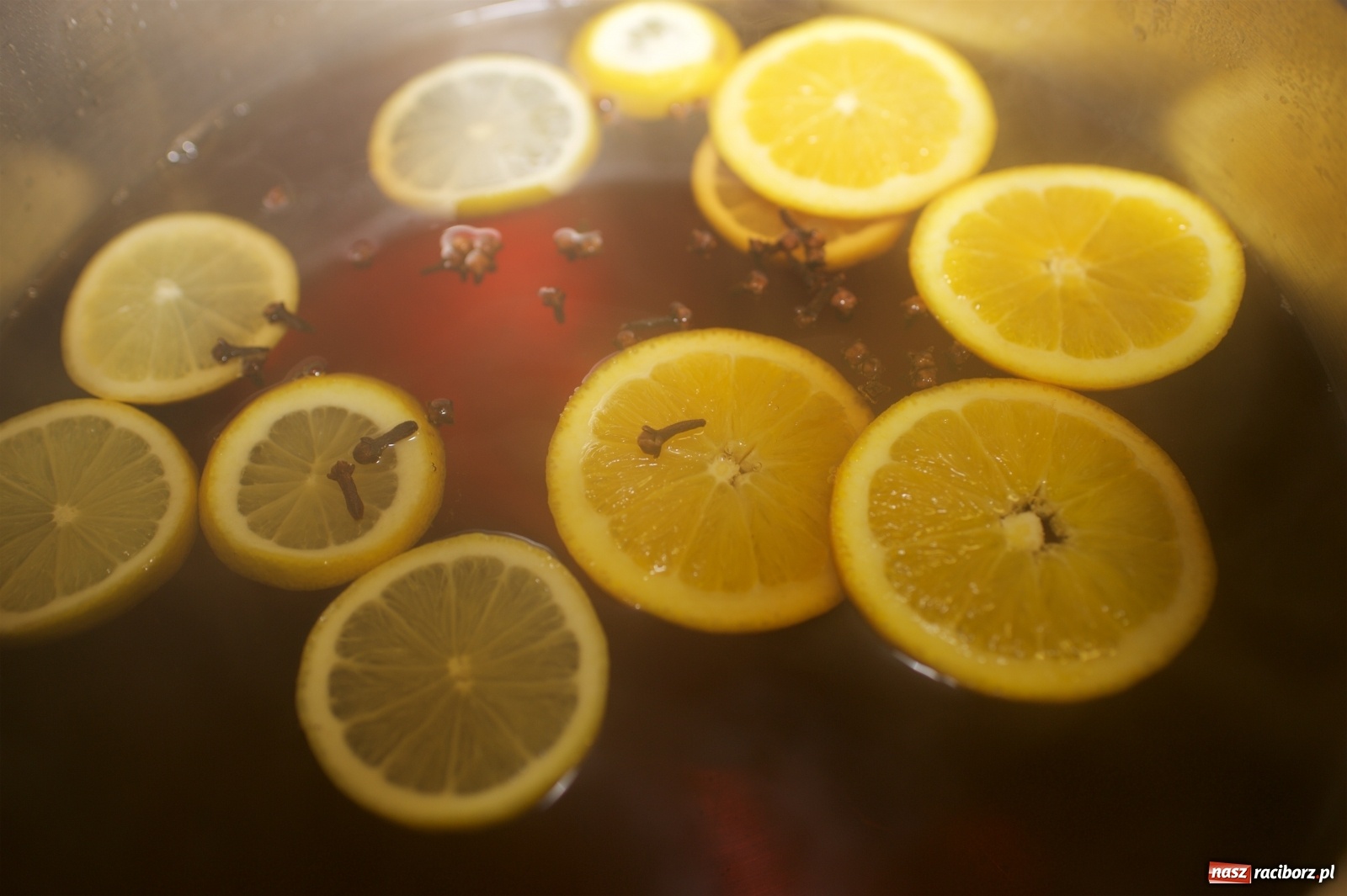 Zdjęcie w galerii na portalu naszraciborz.pl: Wielka radość w Tworkowie. Św. Marcin na koniu i trzysta pysznych rogali wiadomości z regionu