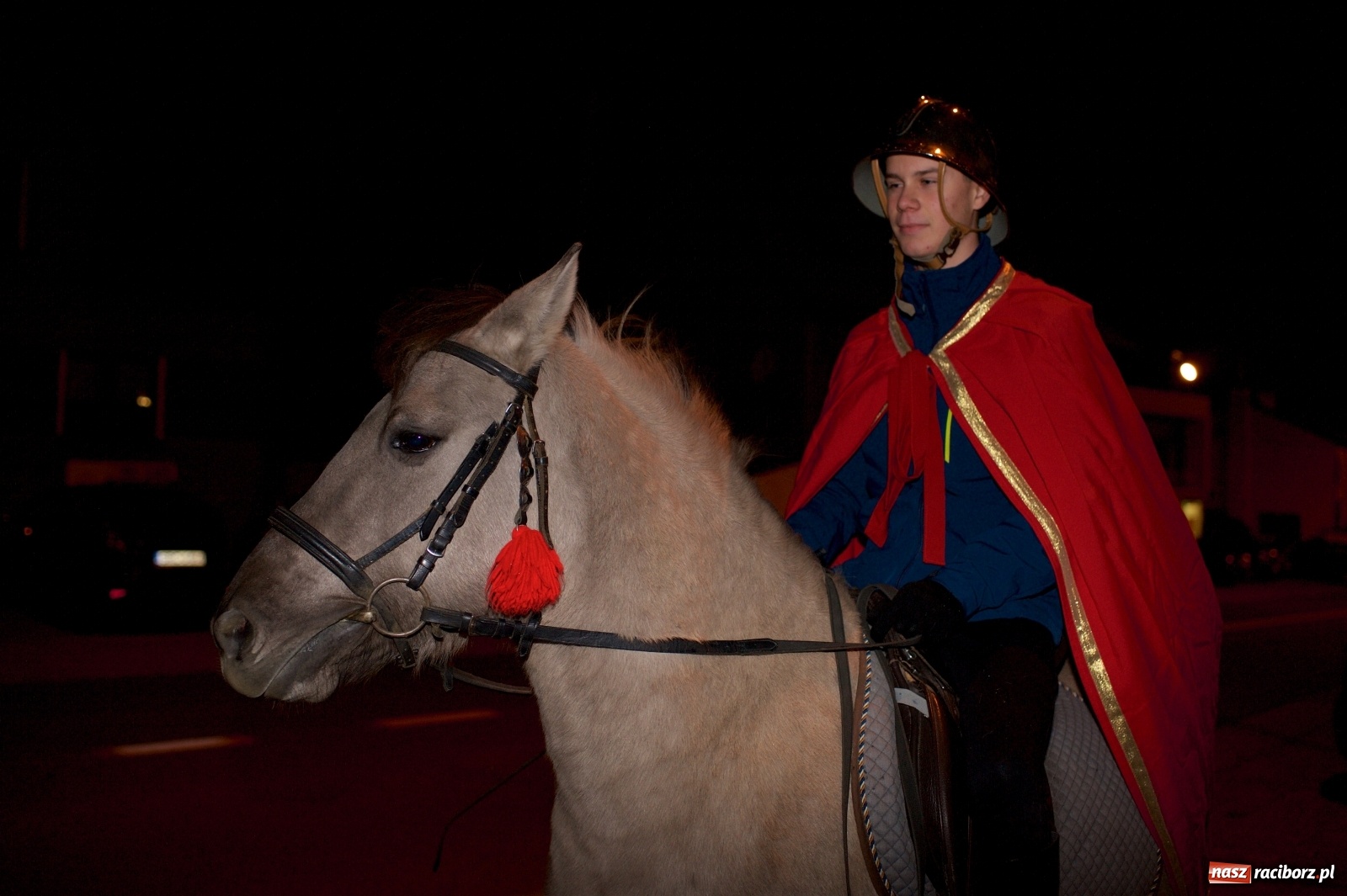 Zdjęcie w galerii na portalu naszraciborz.pl: Wielka radość w Tworkowie. Św. Marcin na koniu i trzysta pysznych rogali wiadomości z regionu