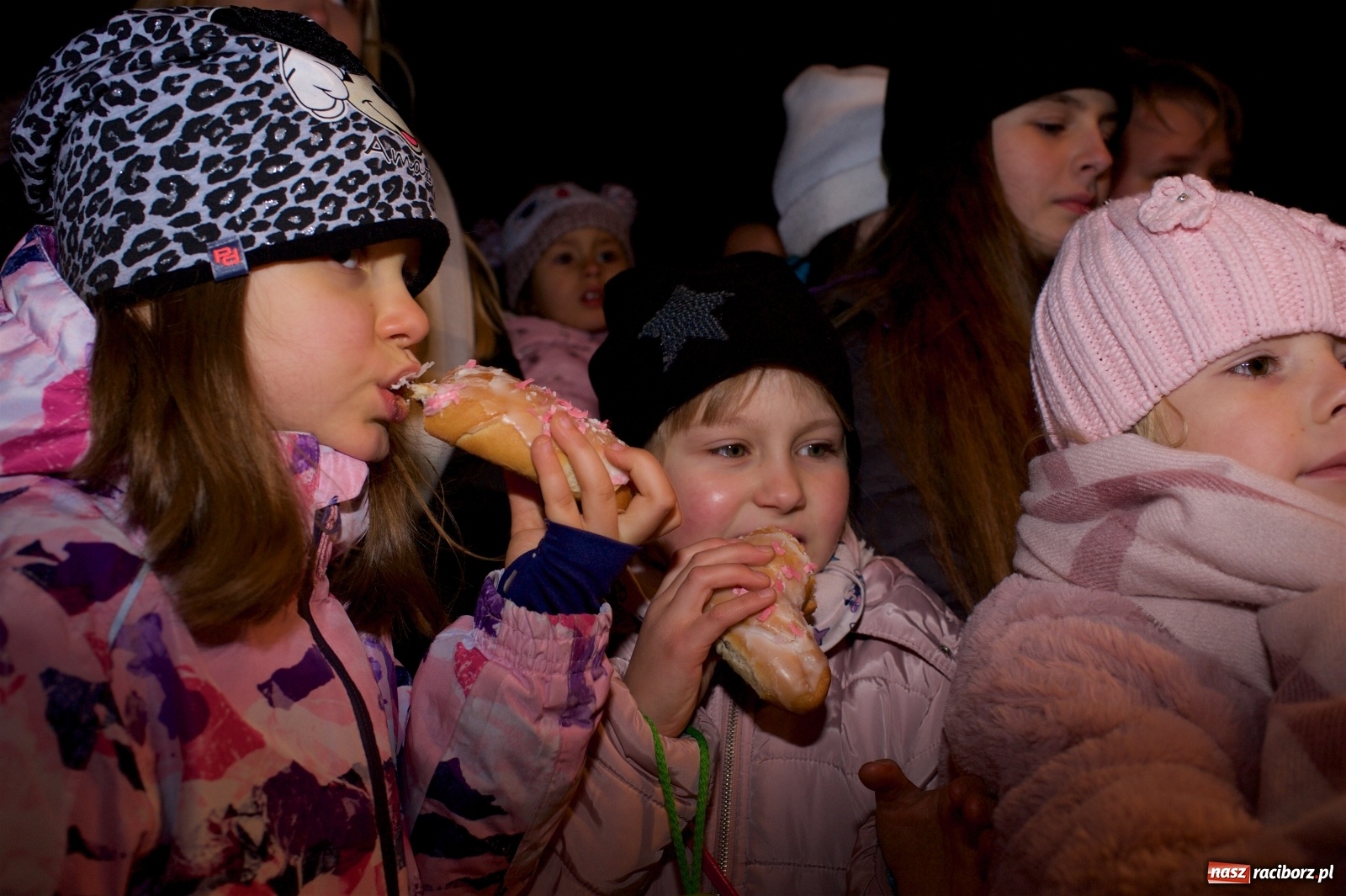 Zdjęcie w galerii na portalu naszraciborz.pl: Wielka radość w Tworkowie. Św. Marcin na koniu i trzysta pysznych rogali wiadomości z regionu