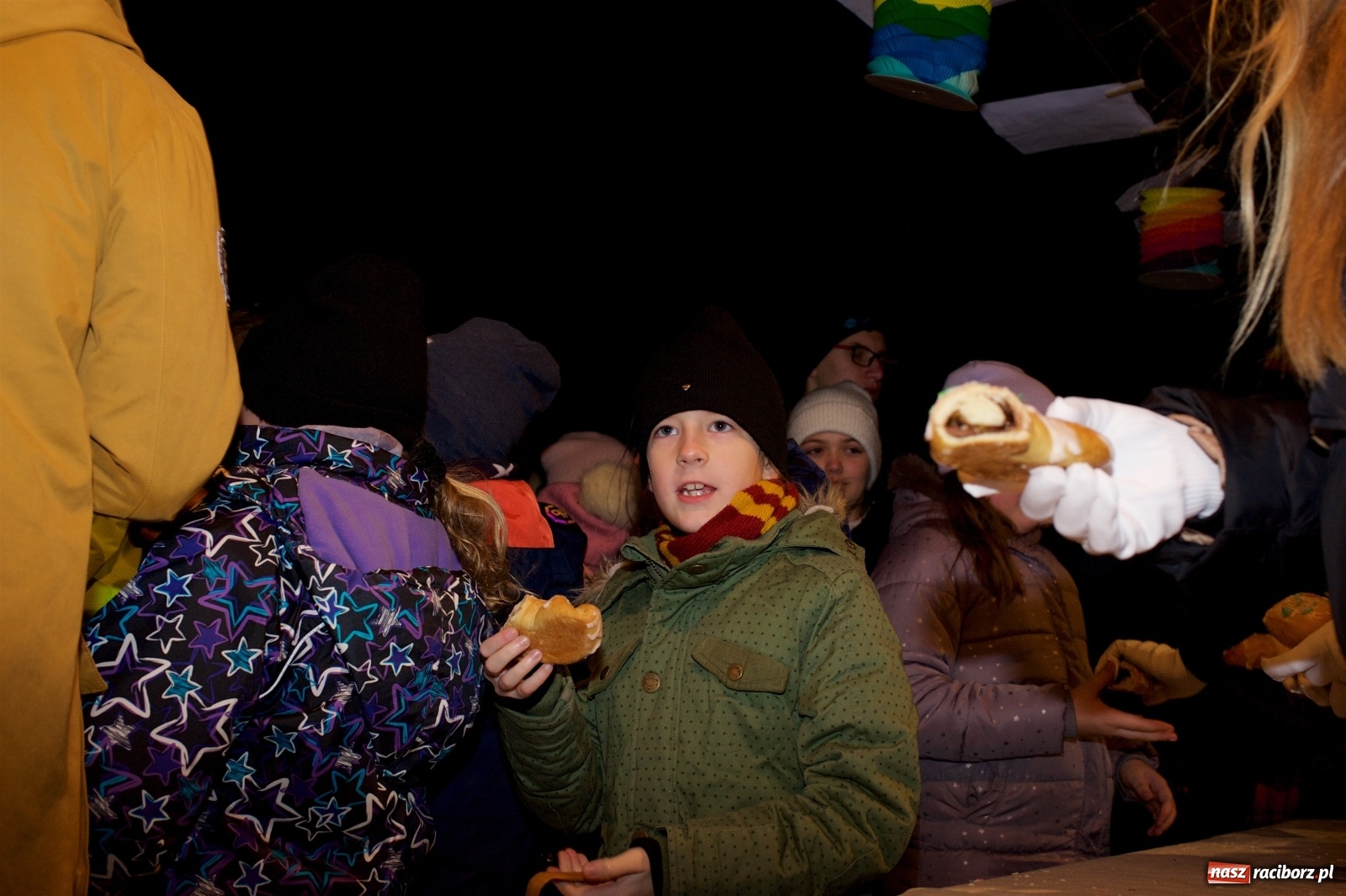 Zdjęcie w galerii na portalu naszraciborz.pl: Wielka radość w Tworkowie. Św. Marcin na koniu i trzysta pysznych rogali wiadomości z regionu