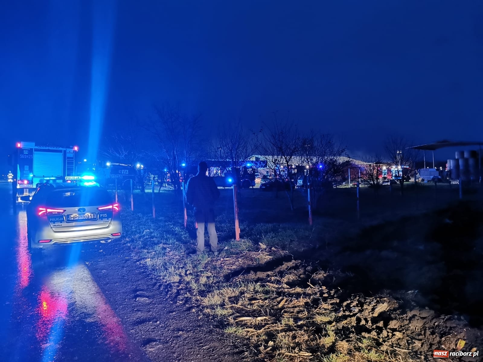 Zdjęcie w galerii na portalu naszraciborz.pl: Wielki pożar w Bieńkowicach. Spłonęły zwierzęta [FOTO] wiadomości z regionu