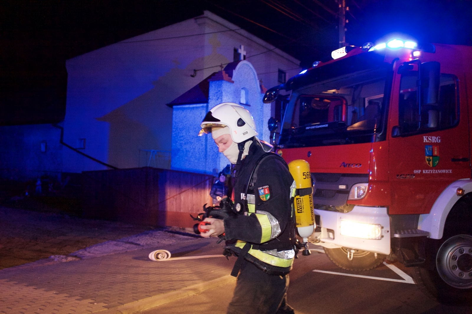 Zdjęcie w galerii na portalu naszraciborz.pl: Pożar drewna w domu w Tworkowie wiadomości z regionu
