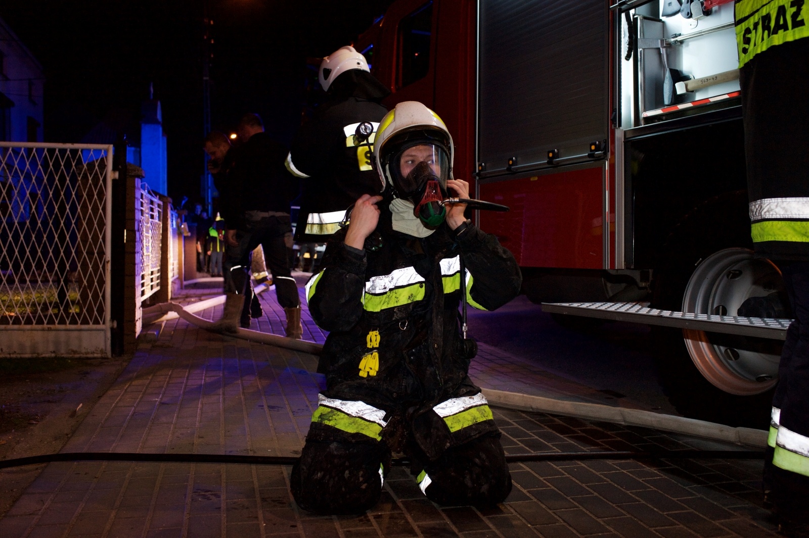 Zdjęcie w galerii na portalu naszraciborz.pl: Pożar drewna w domu w Tworkowie wiadomości z regionu