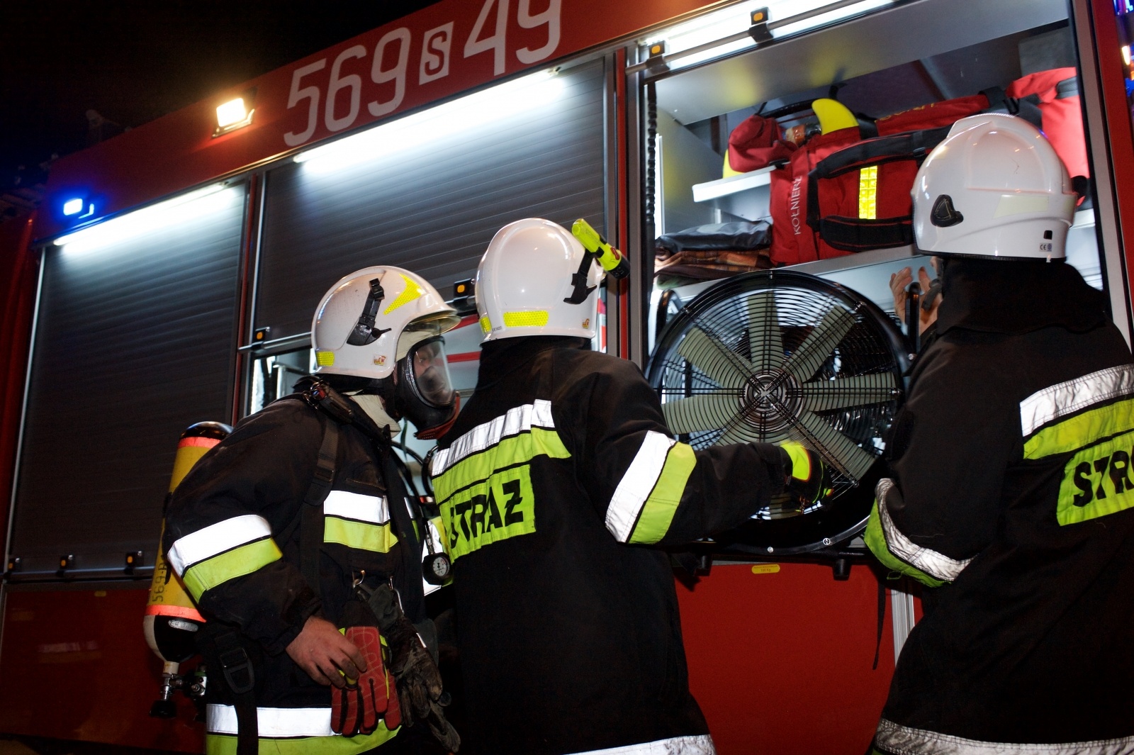 Zdjęcie w galerii na portalu naszraciborz.pl: Pożar drewna w domu w Tworkowie wiadomości z regionu