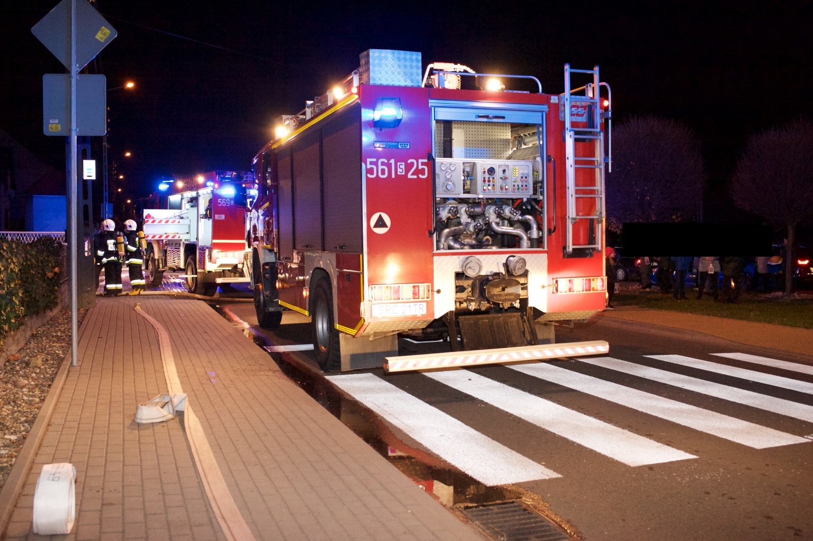 Zdjęcie w galerii na portalu naszraciborz.pl: Pożar drewna w domu w Tworkowie wiadomości z regionu