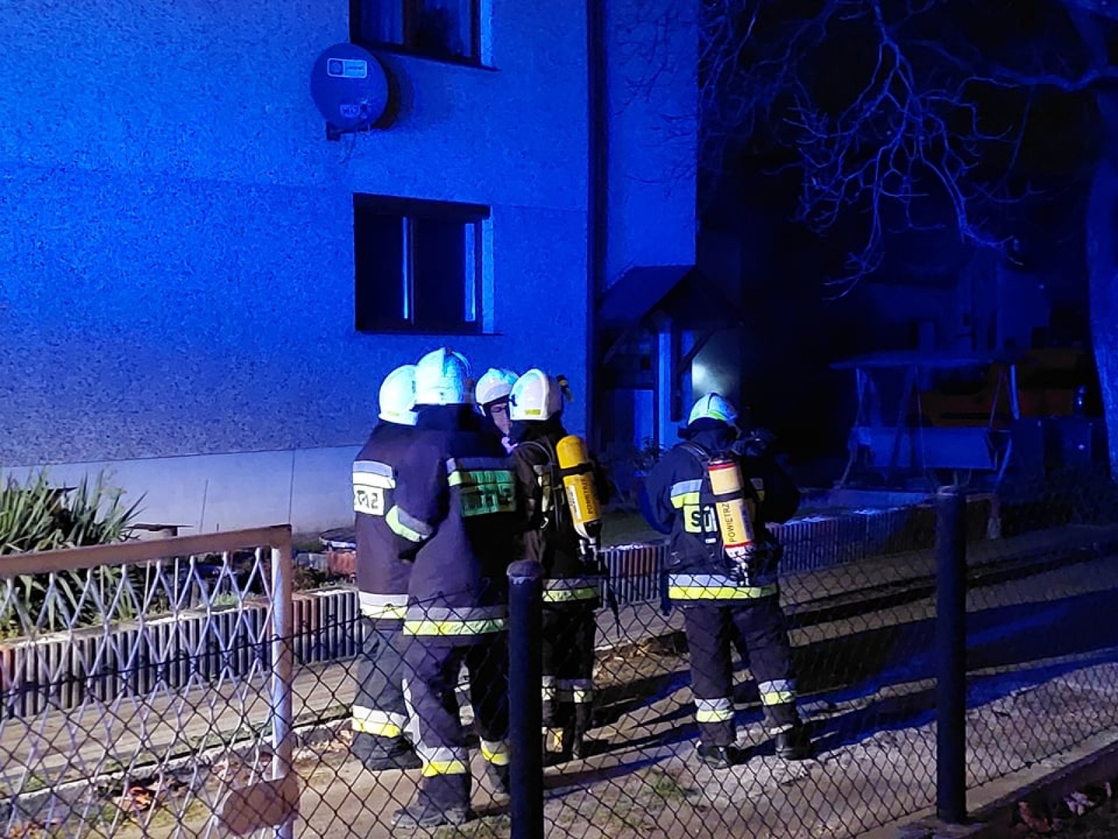Zdjęcie w galerii na portalu naszraciborz.pl: Pożar drewna w domu w Tworkowie wiadomości z regionu