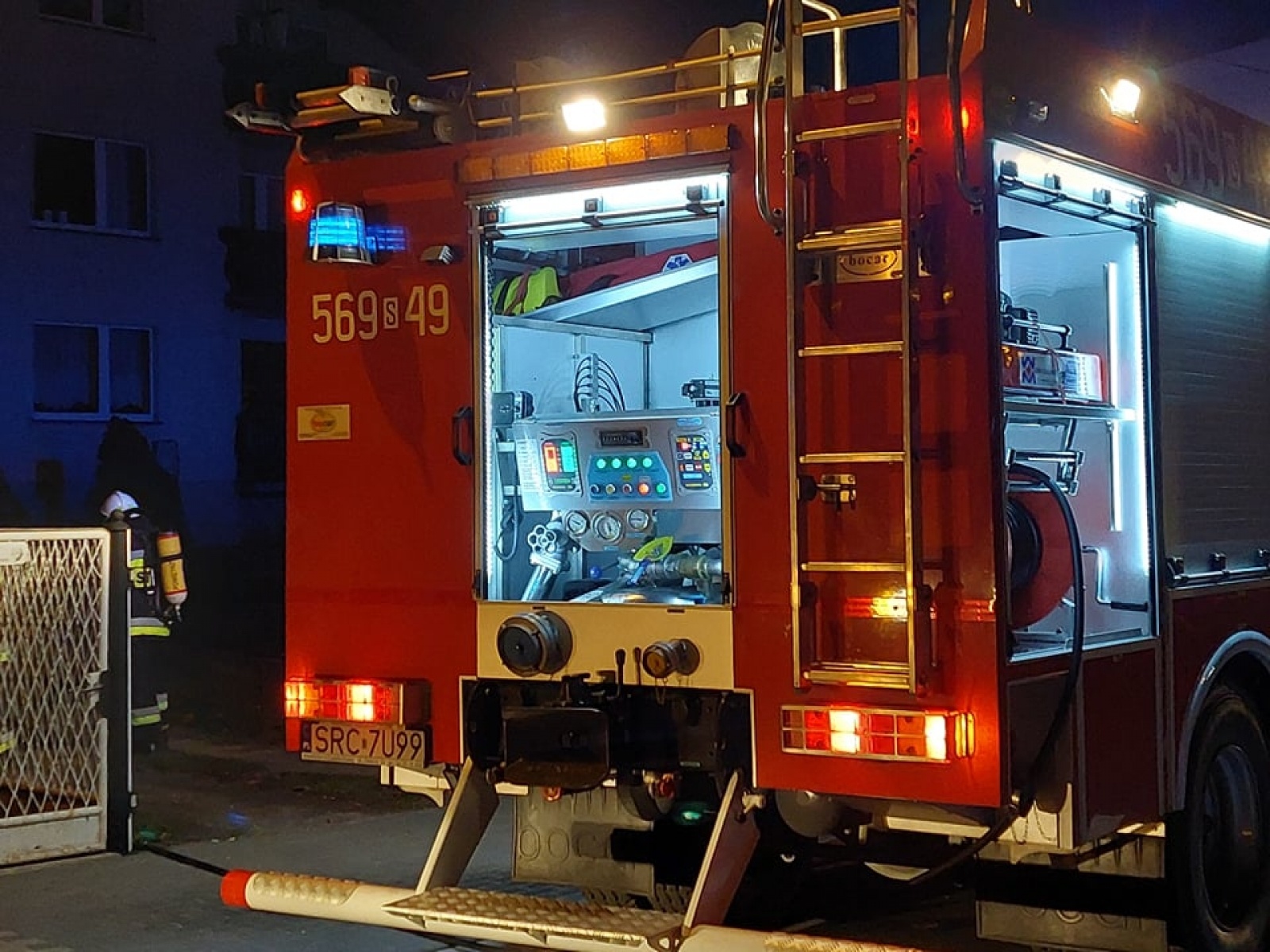 Zdjęcie w galerii na portalu naszraciborz.pl: Pożar drewna w domu w Tworkowie wiadomości z regionu