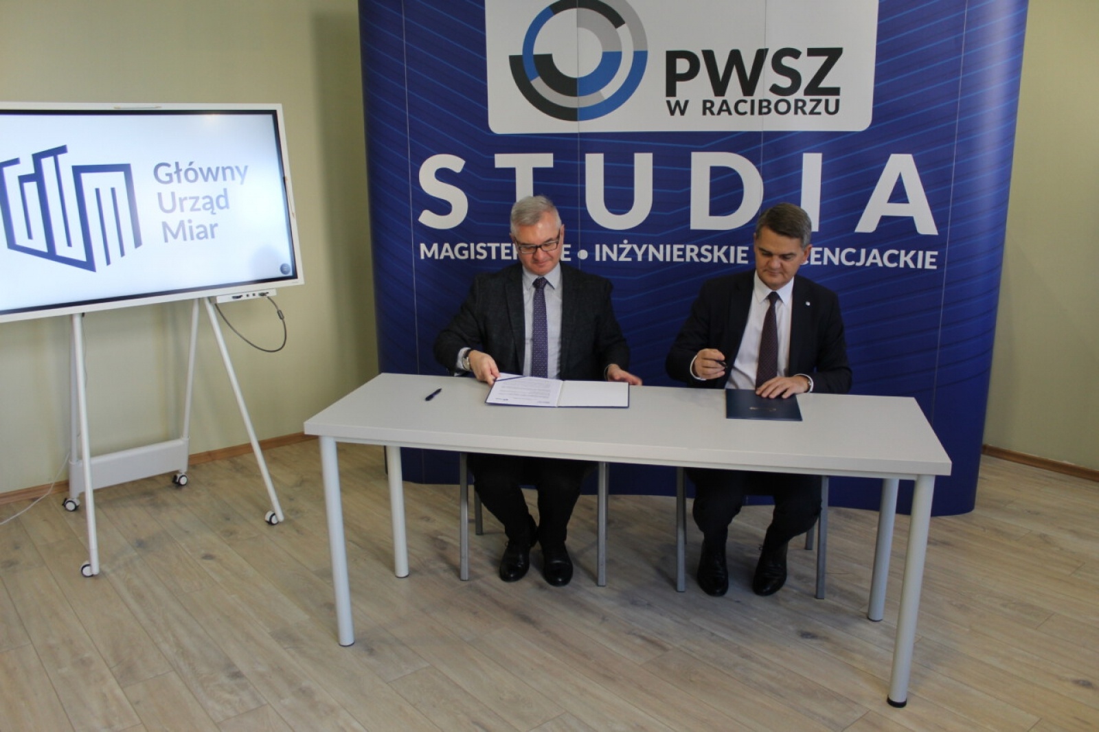 Zdjęcie w galerii na portalu naszraciborz.pl: Główny Urząd Miar partnerem PWSZ Racibórz wiadomości z regionu
